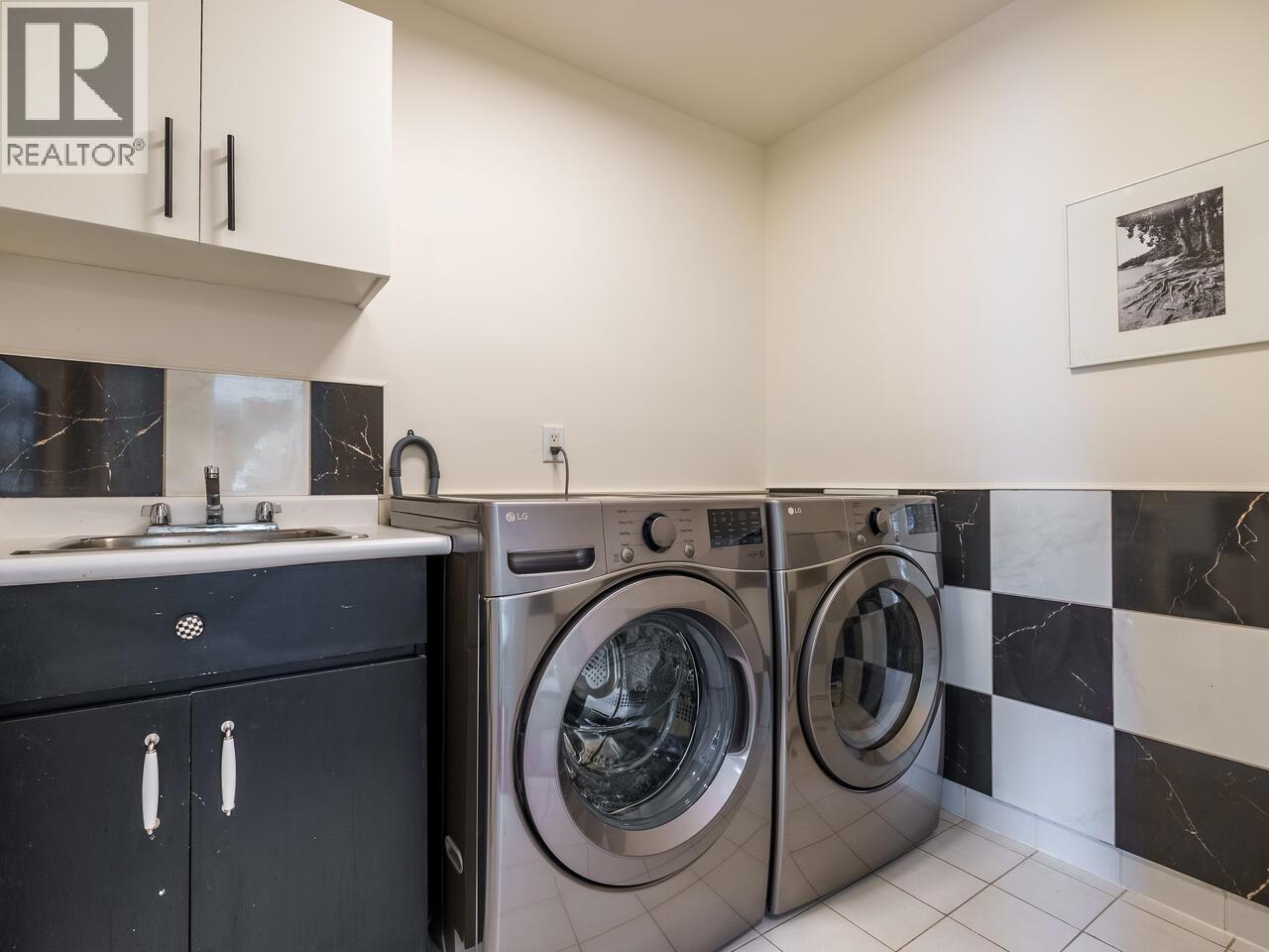 1987 W 35TH AVENUE, Vancouver