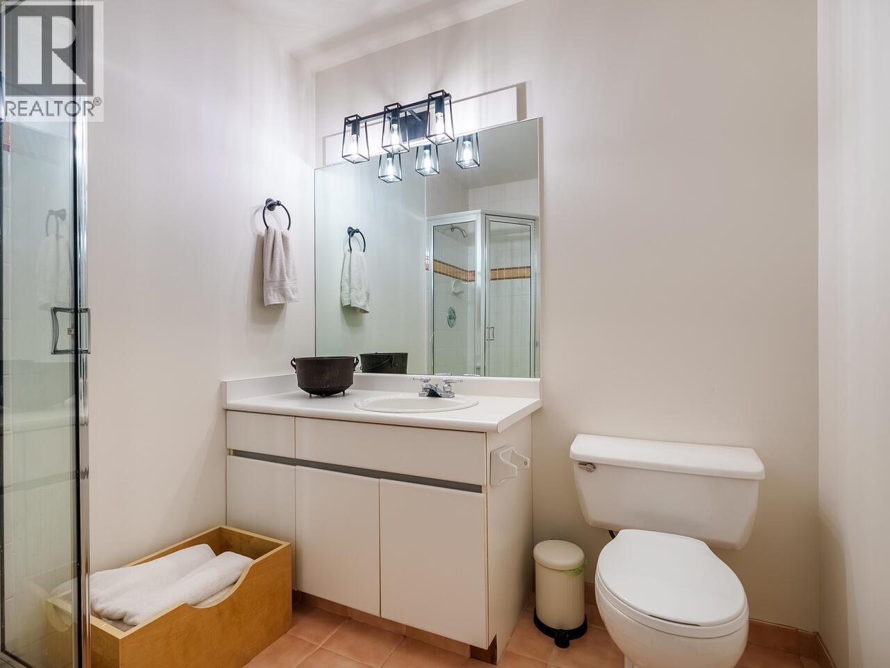 1987 W 35TH AVENUE, Vancouver