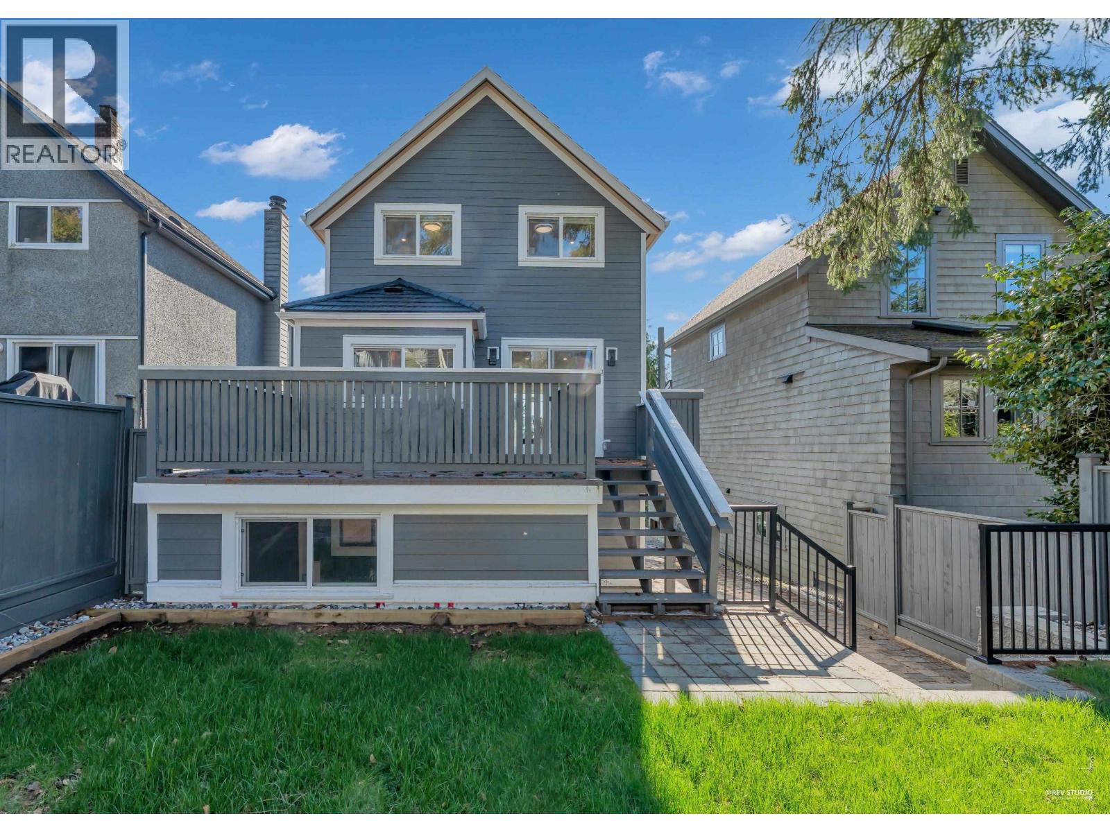 238 E 28TH STREET, North Vancouver