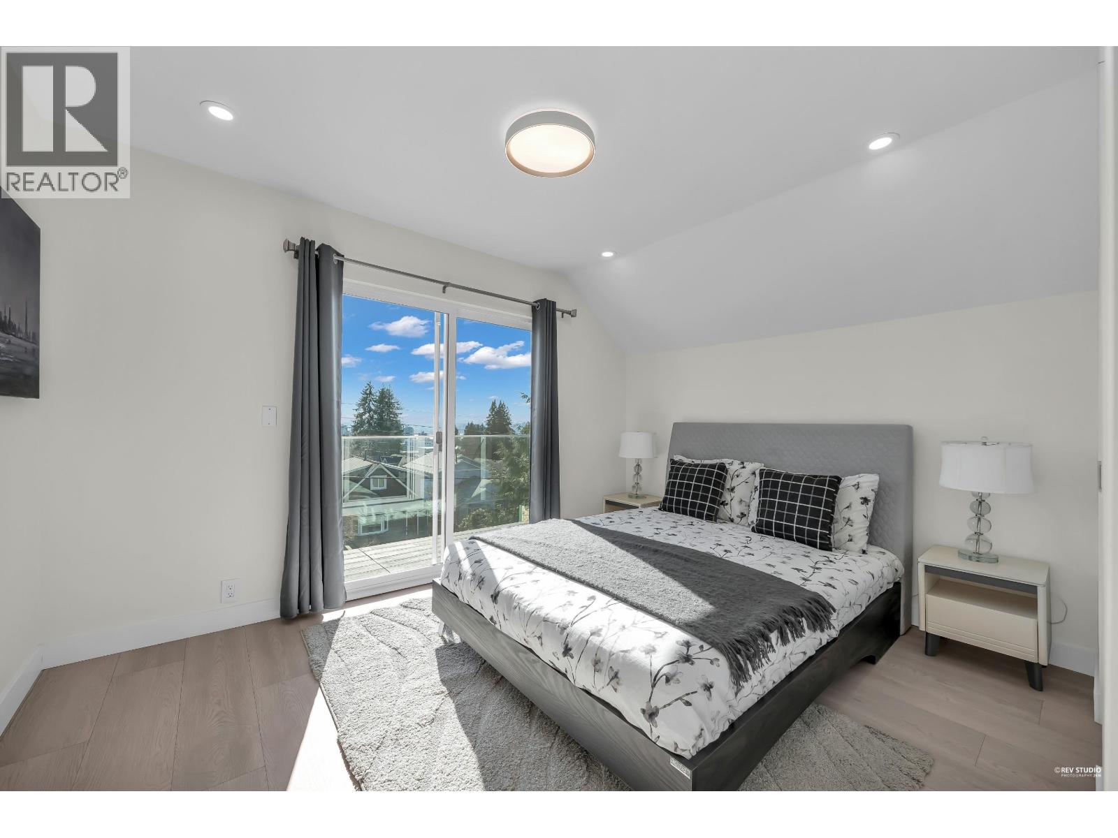 238 E 28TH STREET, North Vancouver