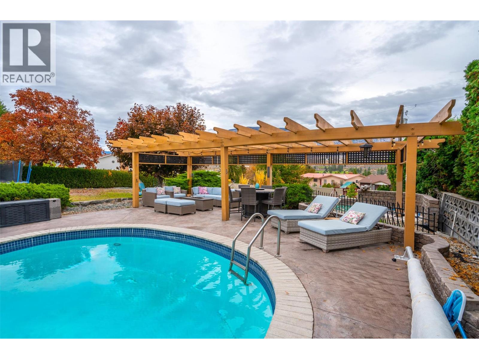 6521 BELLEVUE Drive, Oliver