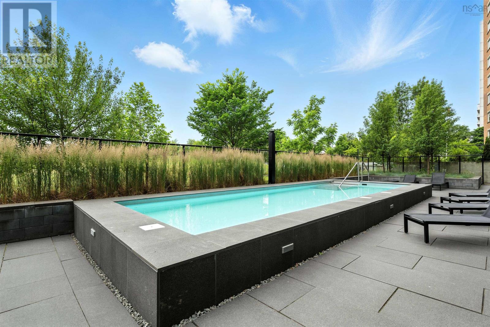 Property 24 of 35 of 305 1048 Wellington Street