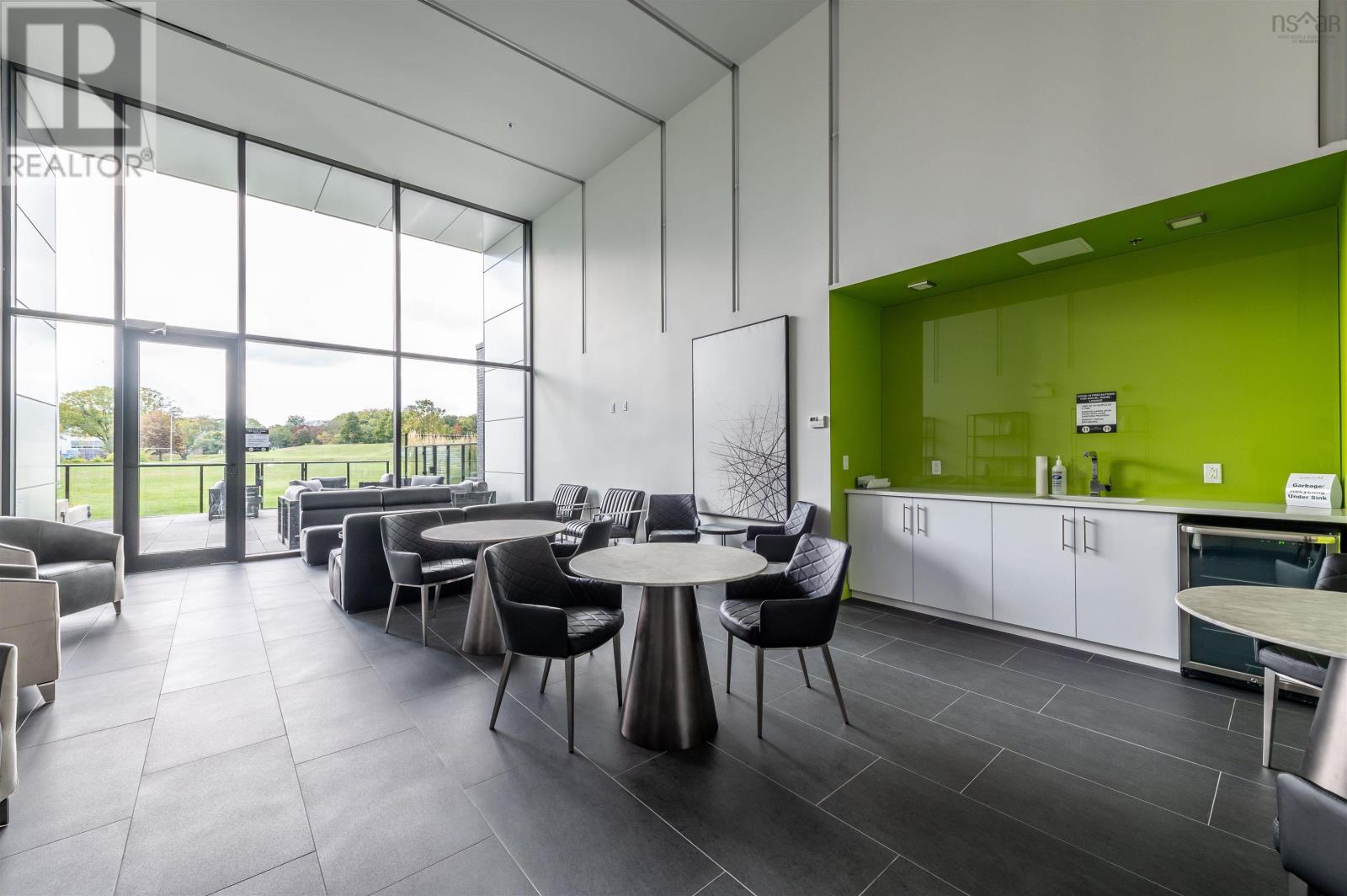 Property 28 of 35 of 305 1048 Wellington Street