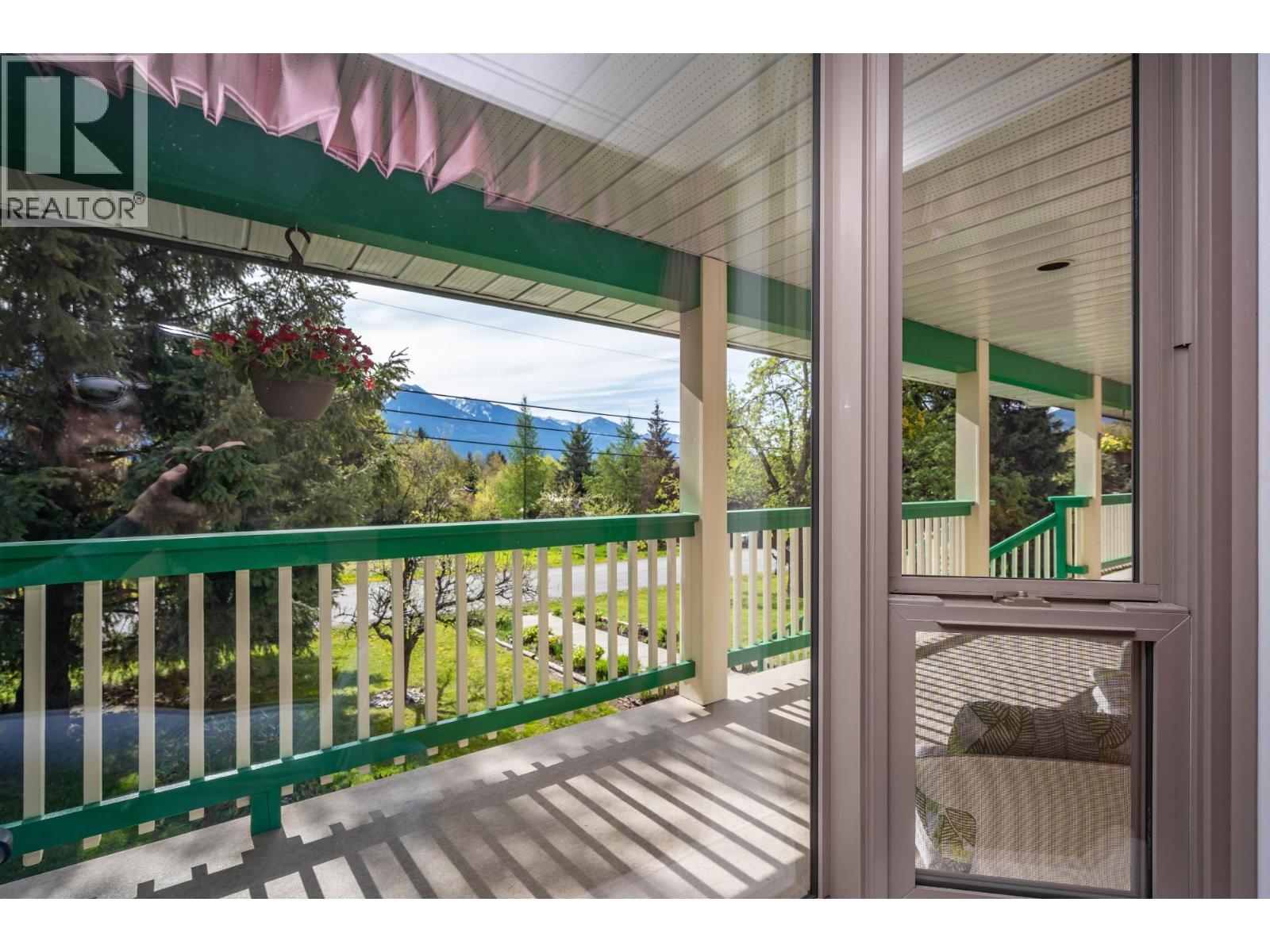 403 8TH  S Street, Kaslo
