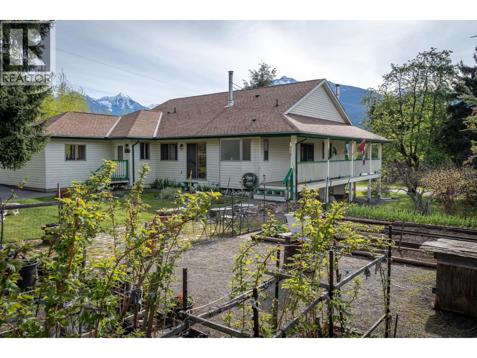 403 8TH  S Street, Kaslo