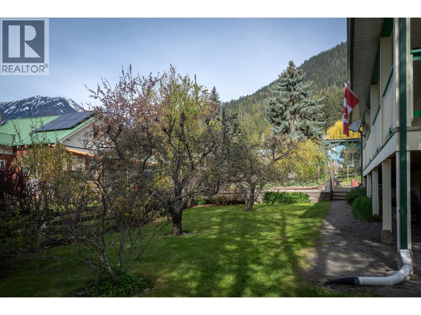 403 8TH  S Street, Kaslo