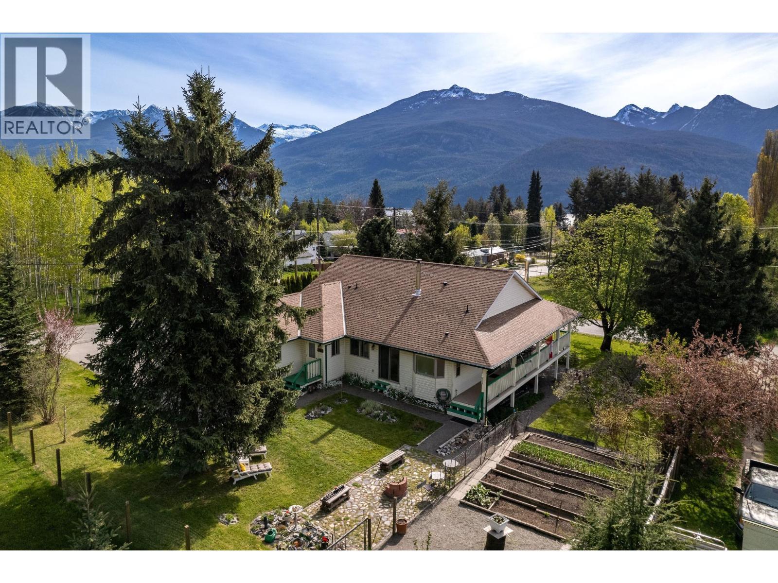 403 8TH  S Street, Kaslo