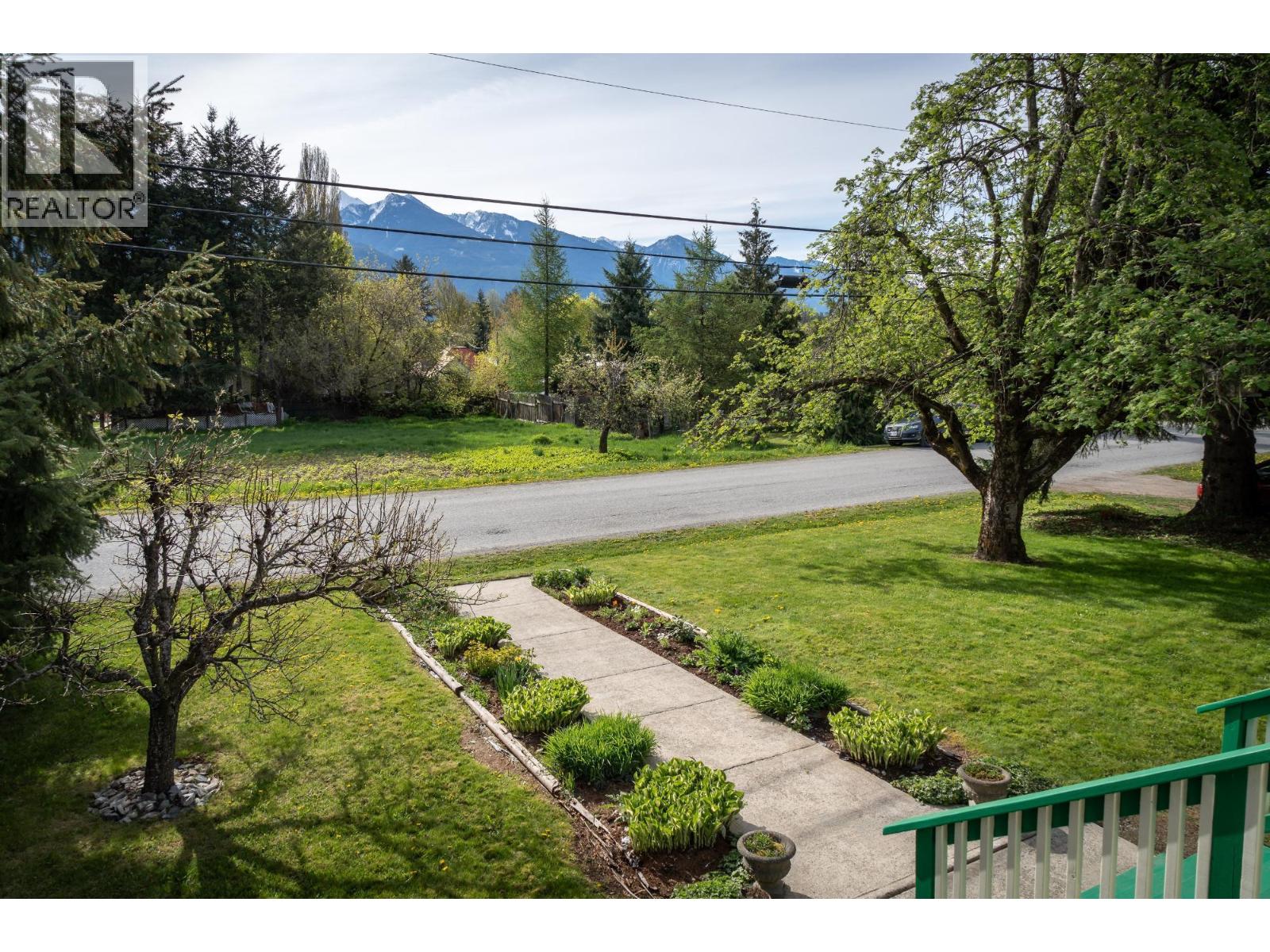 403 8TH  S Street, Kaslo