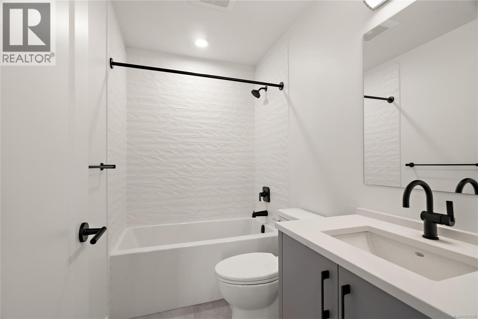 507 610 Lampson Street, Esquimalt