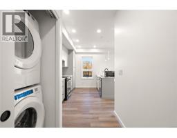 507 610 Lampson St, Esquimalt, BC V9A0L4 Photo 8