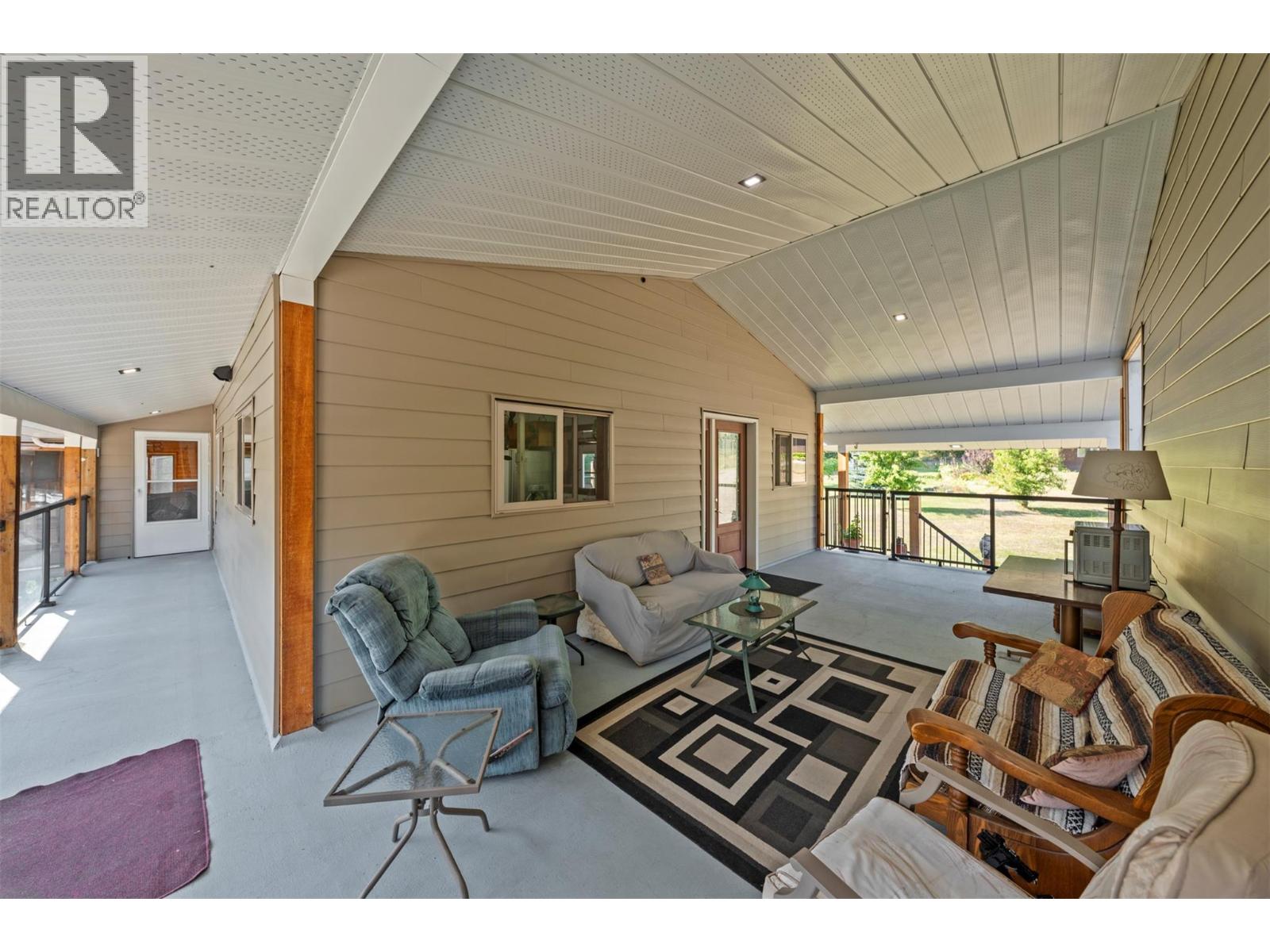 2510 Samuelson Road, Sicamous