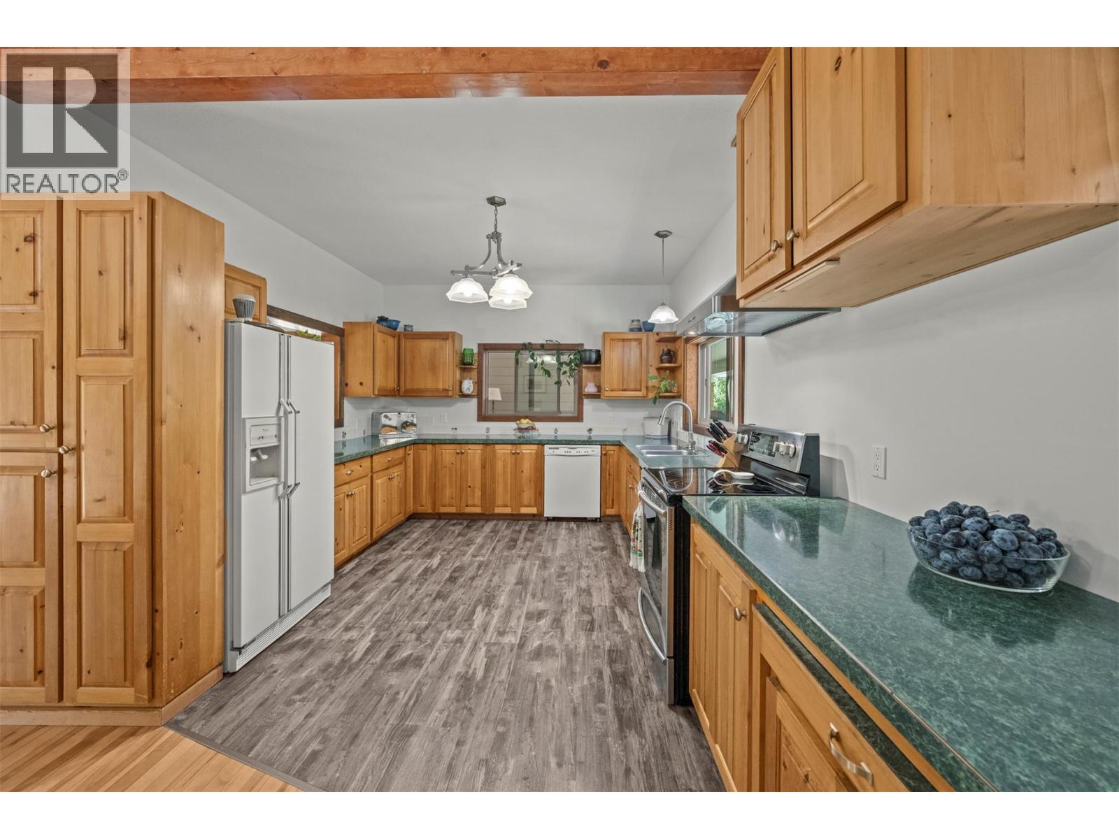 2510 Samuelson Road, Sicamous