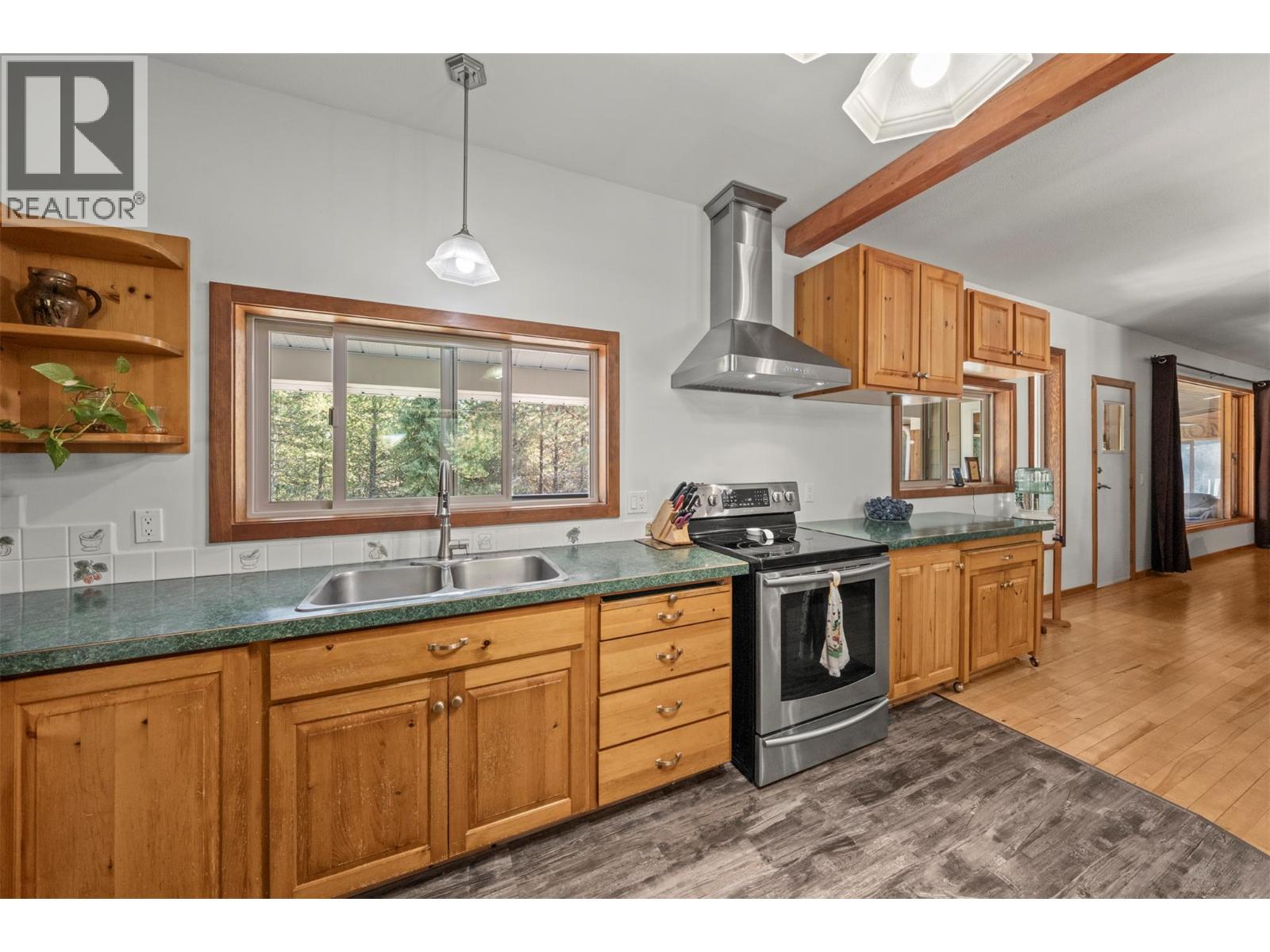 2510 Samuelson Road, Sicamous
