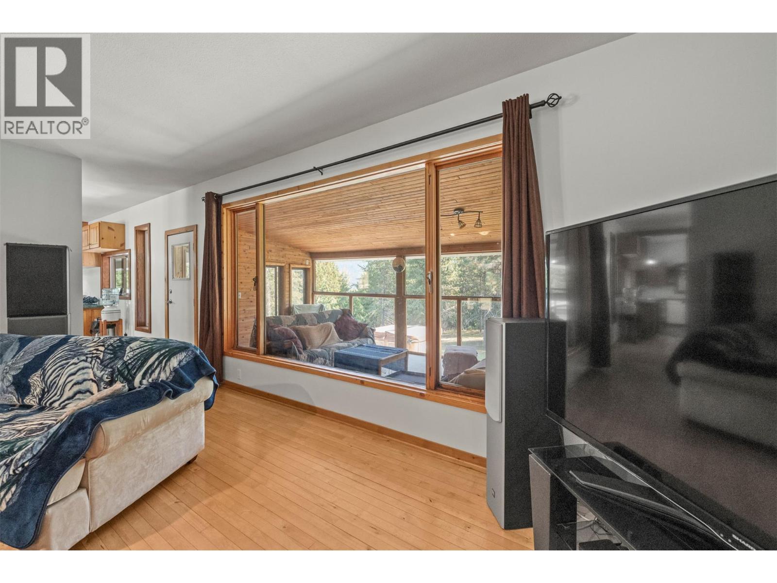 2510 Samuelson Road, Sicamous