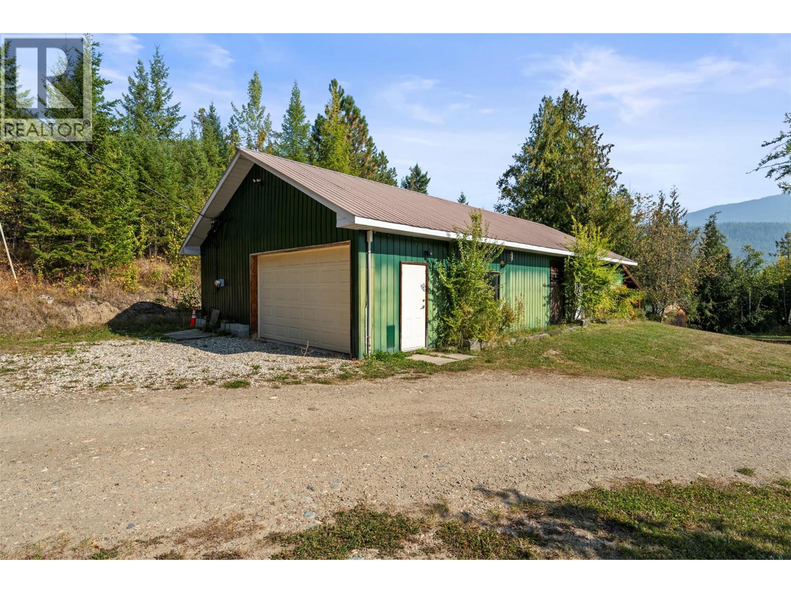 2510 Samuelson Road, Sicamous