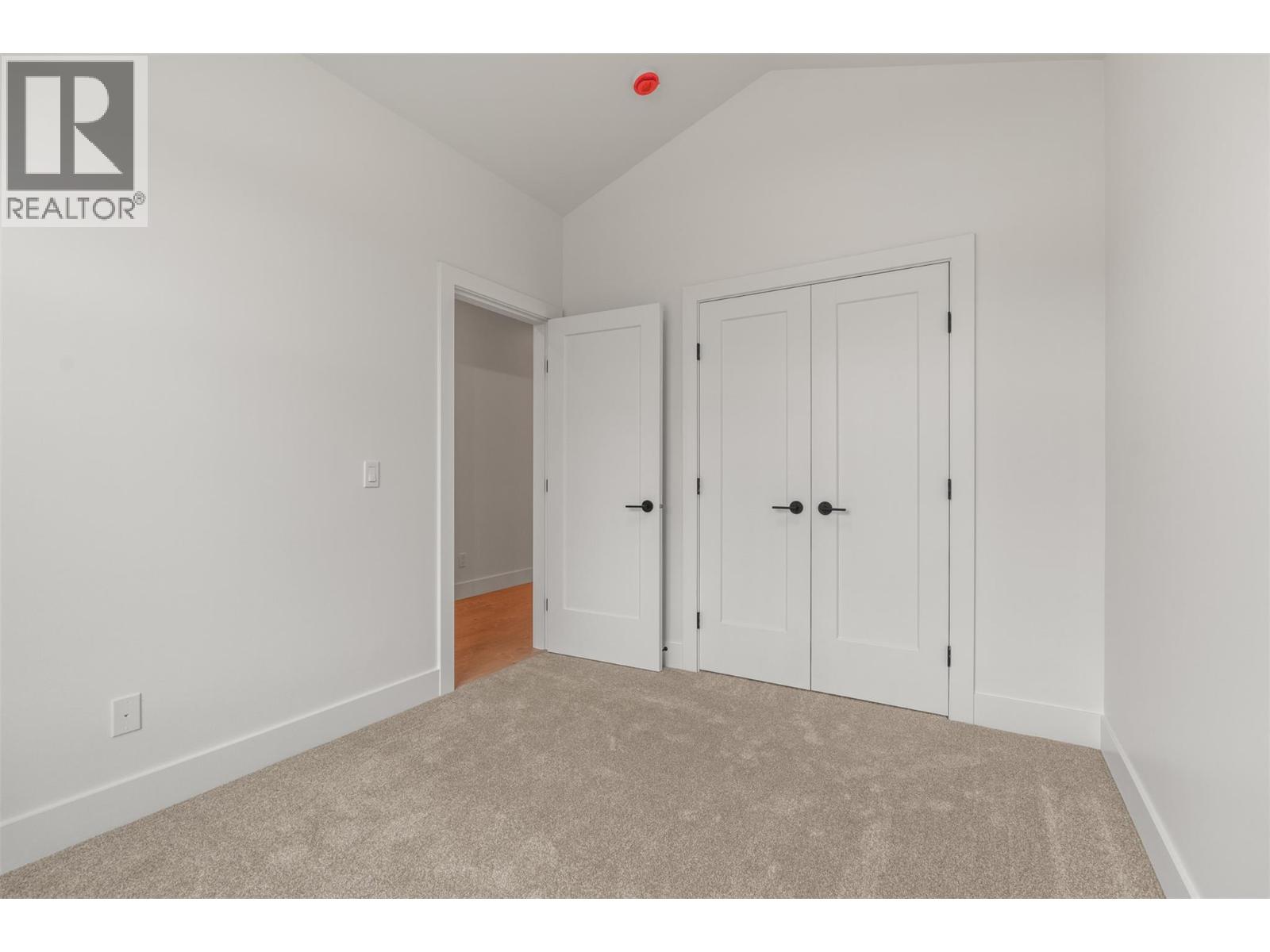 2468 Bradley Drive, Armstrong