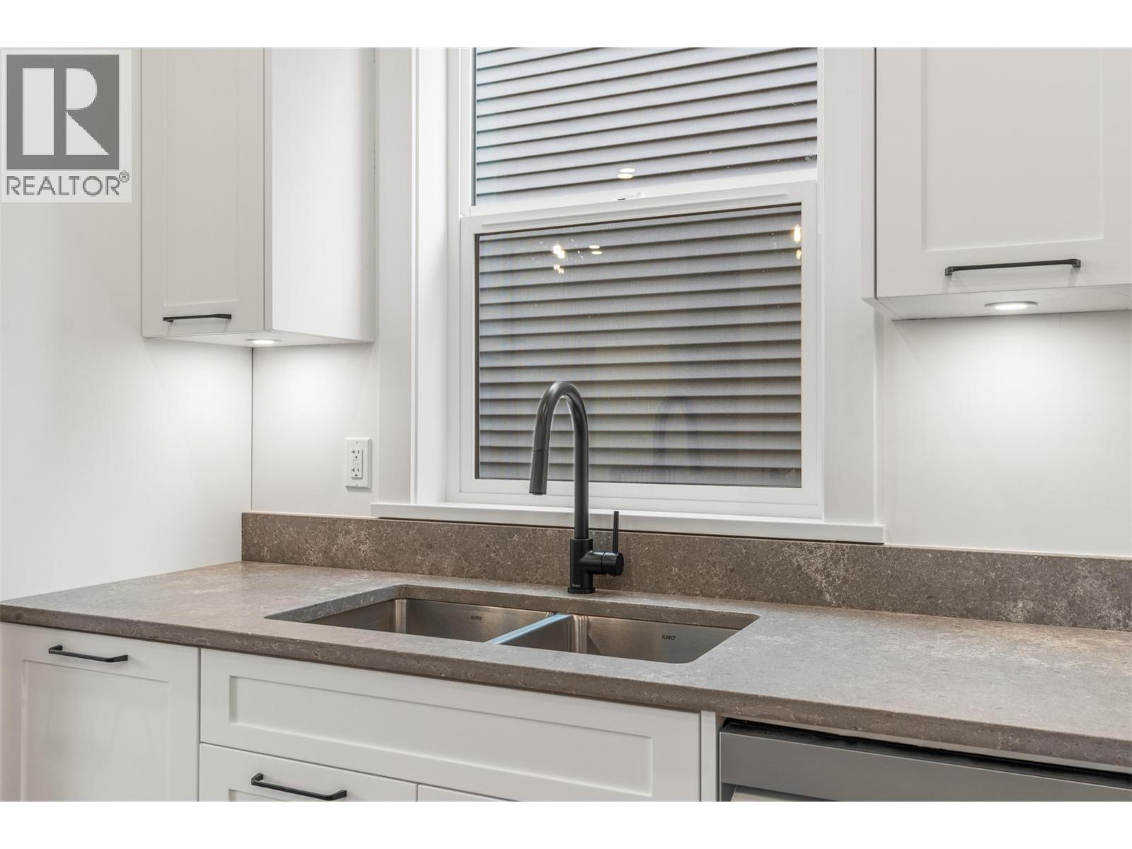 2468 Bradley Drive, Armstrong