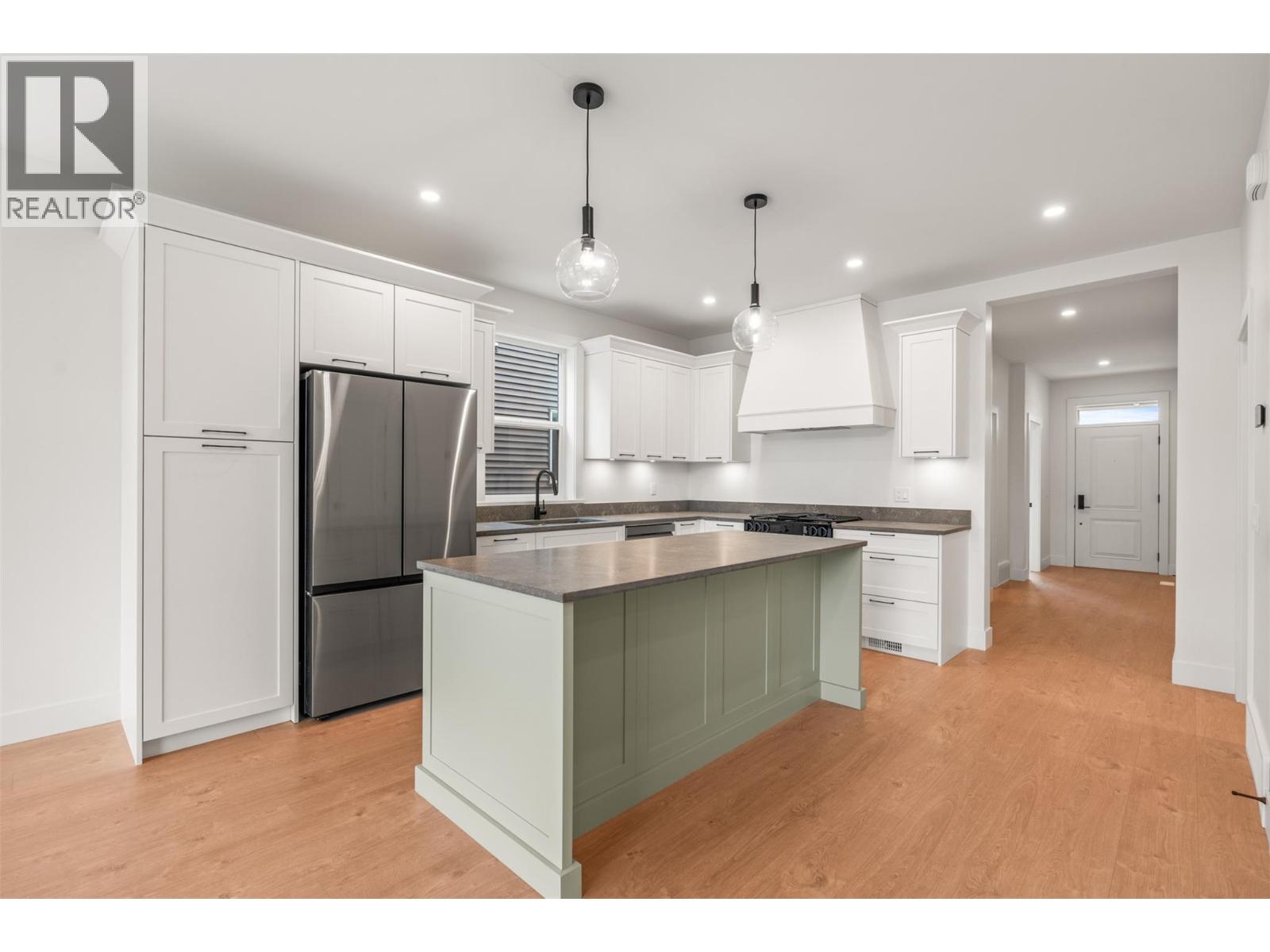 2468 Bradley Drive, Armstrong