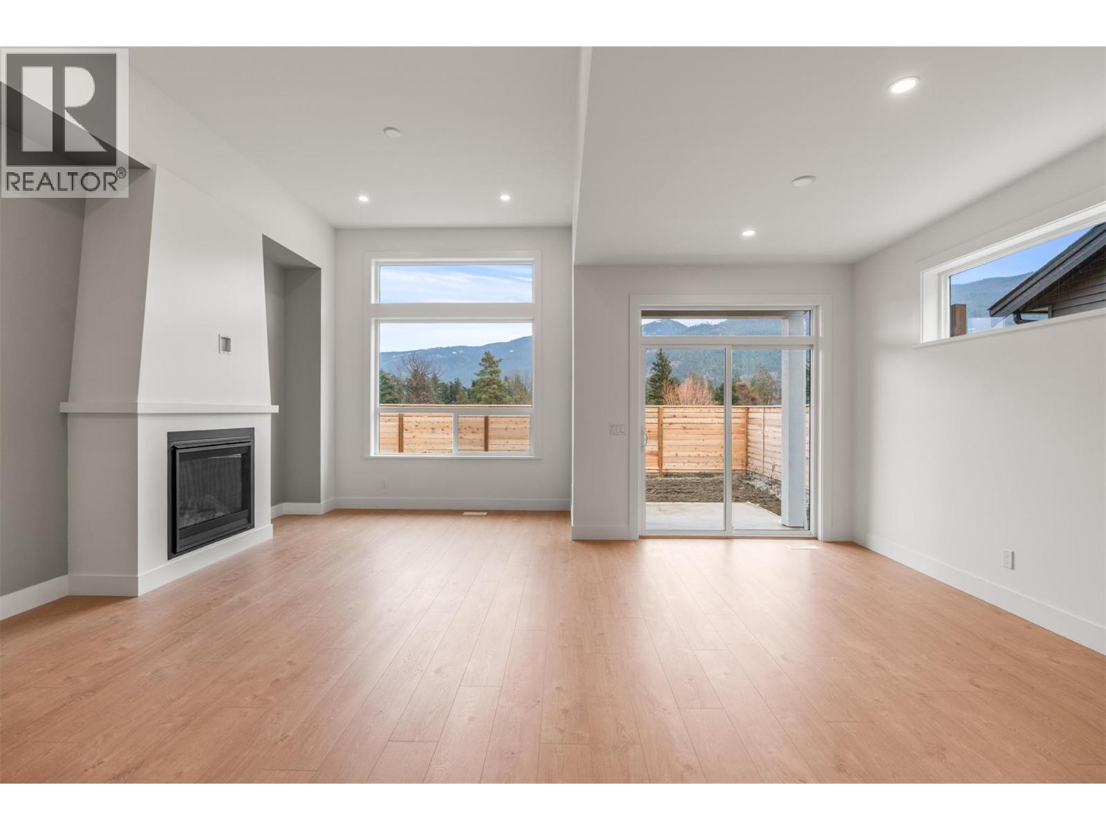 2468 Bradley Drive, Armstrong