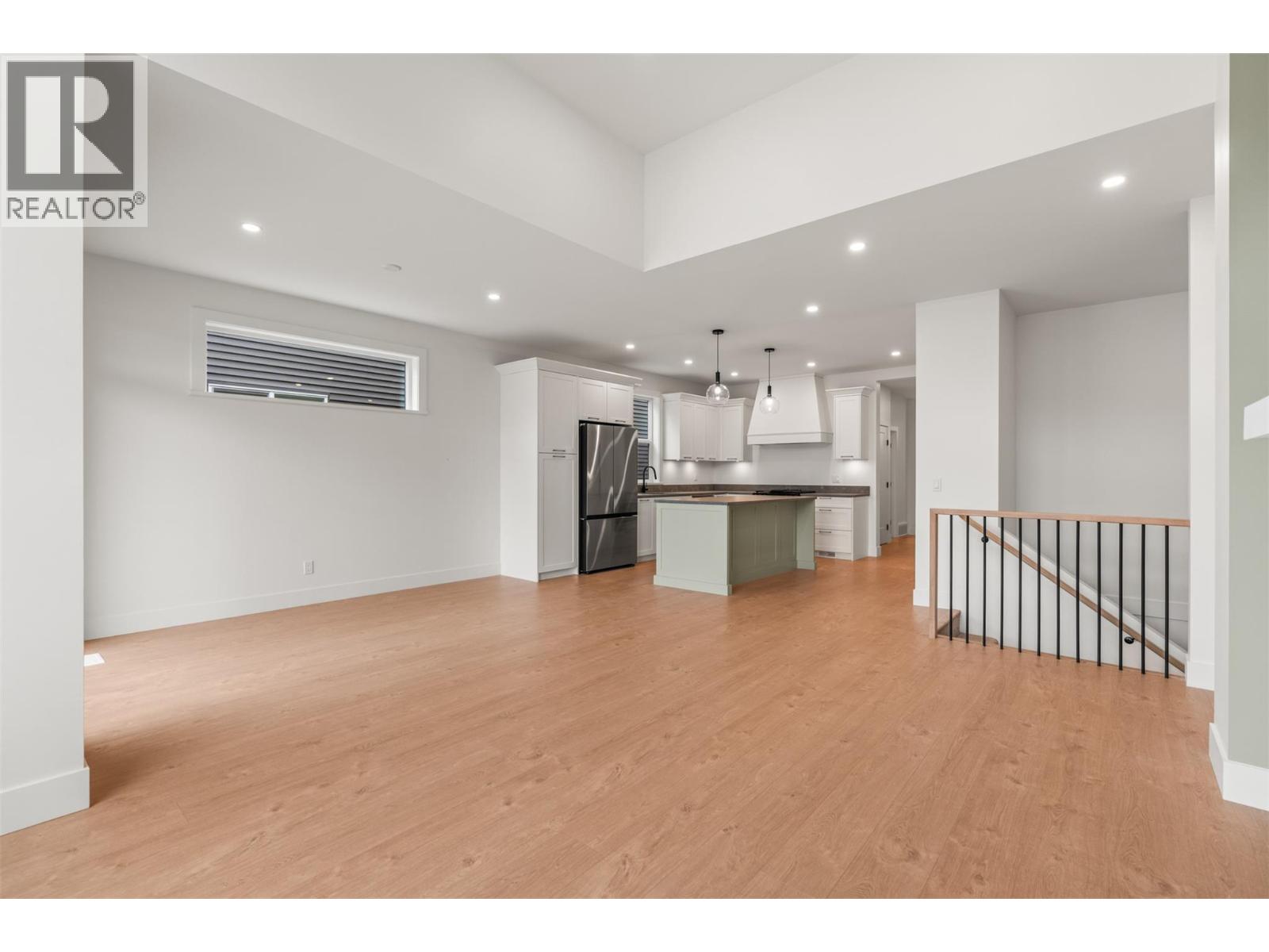 2468 Bradley Drive, Armstrong