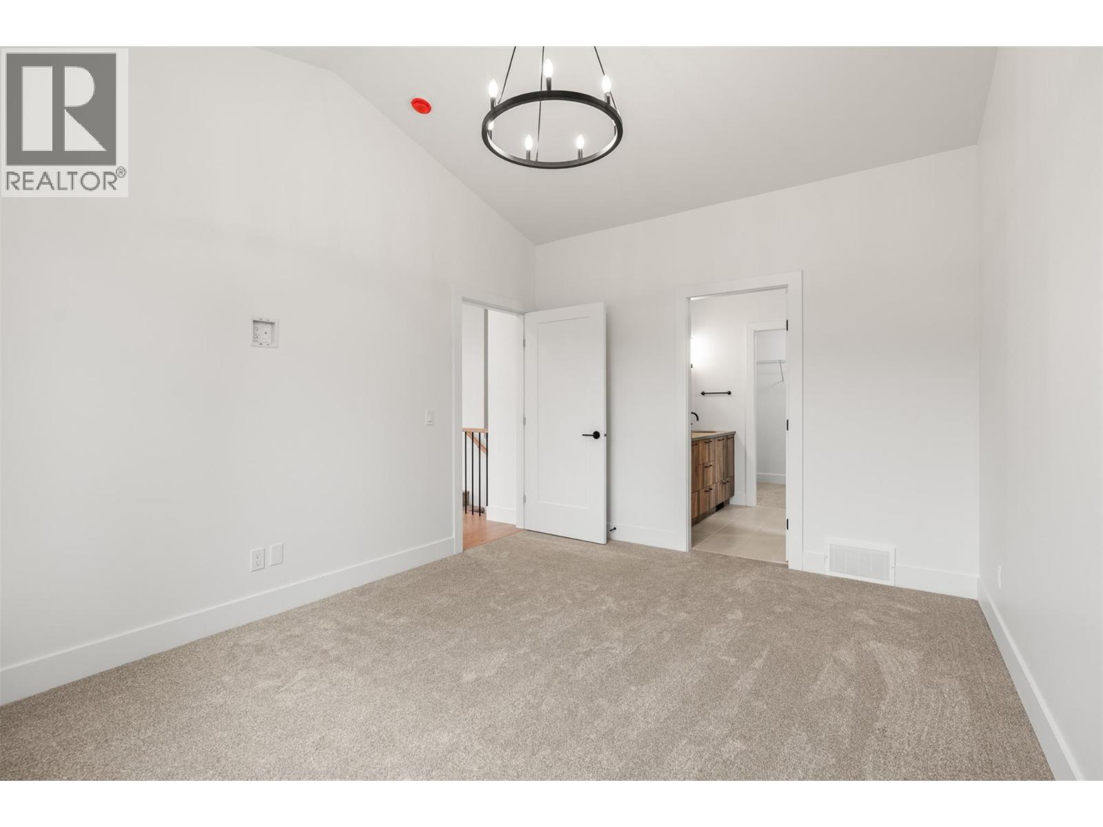 2468 Bradley Drive, Armstrong