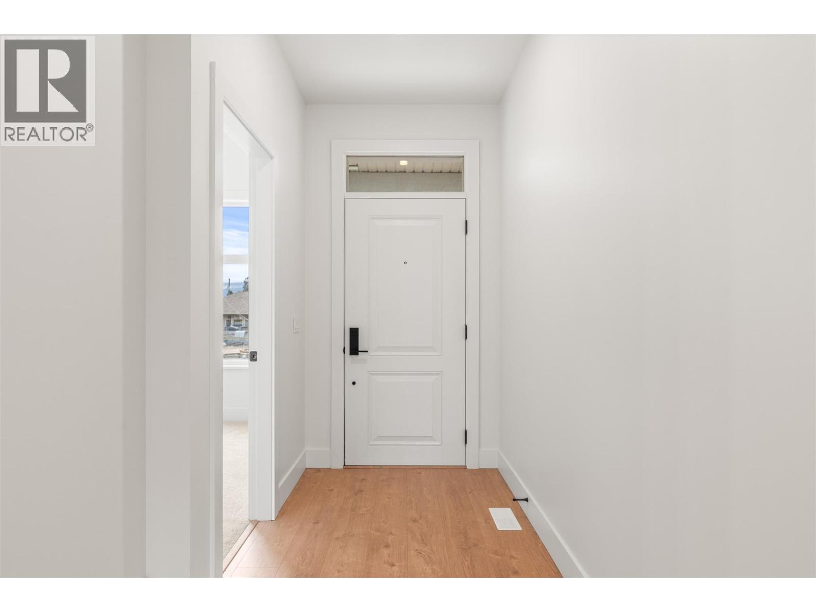 2468 Bradley Drive, Armstrong