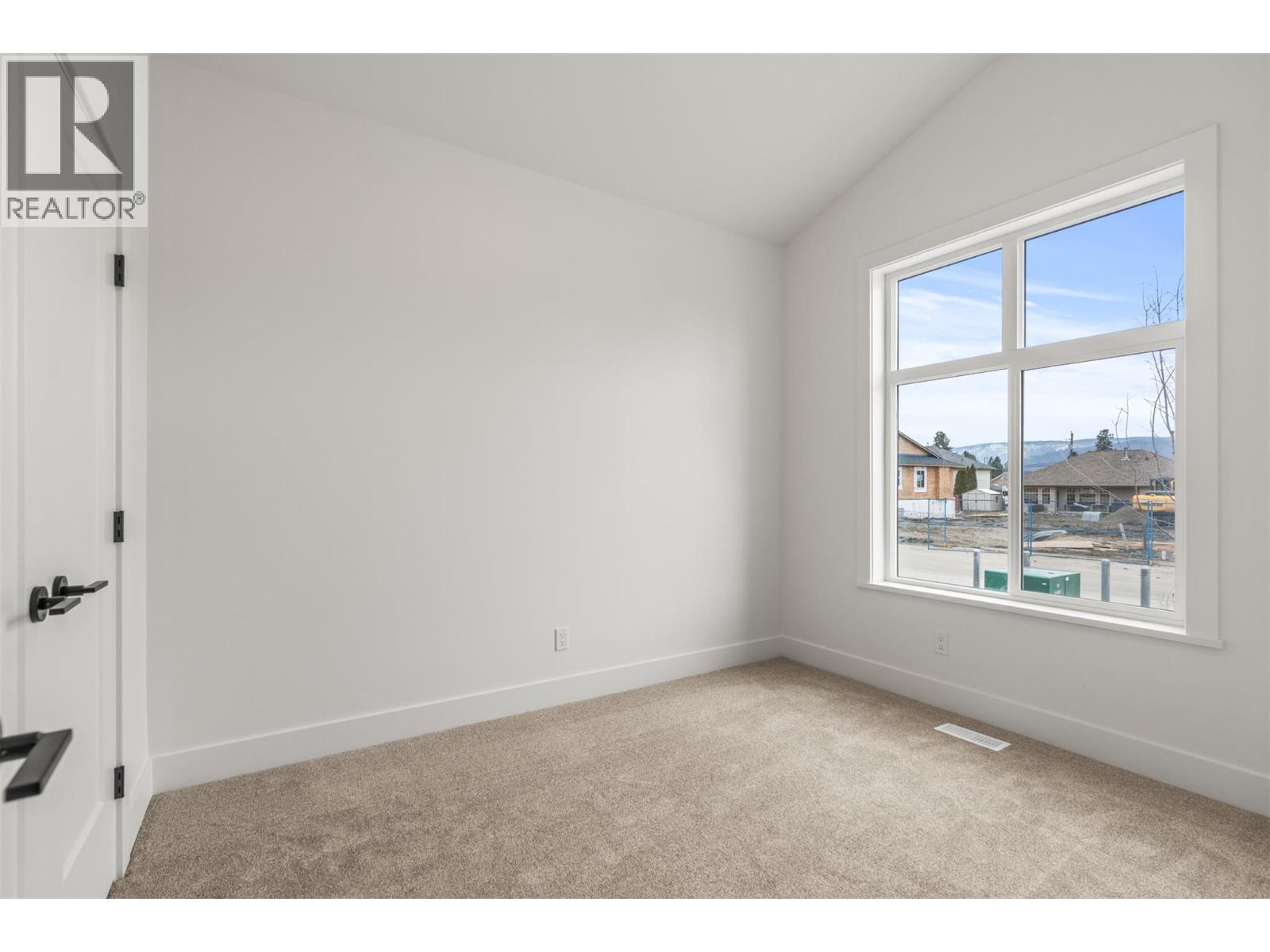 2468 Bradley Drive, Armstrong