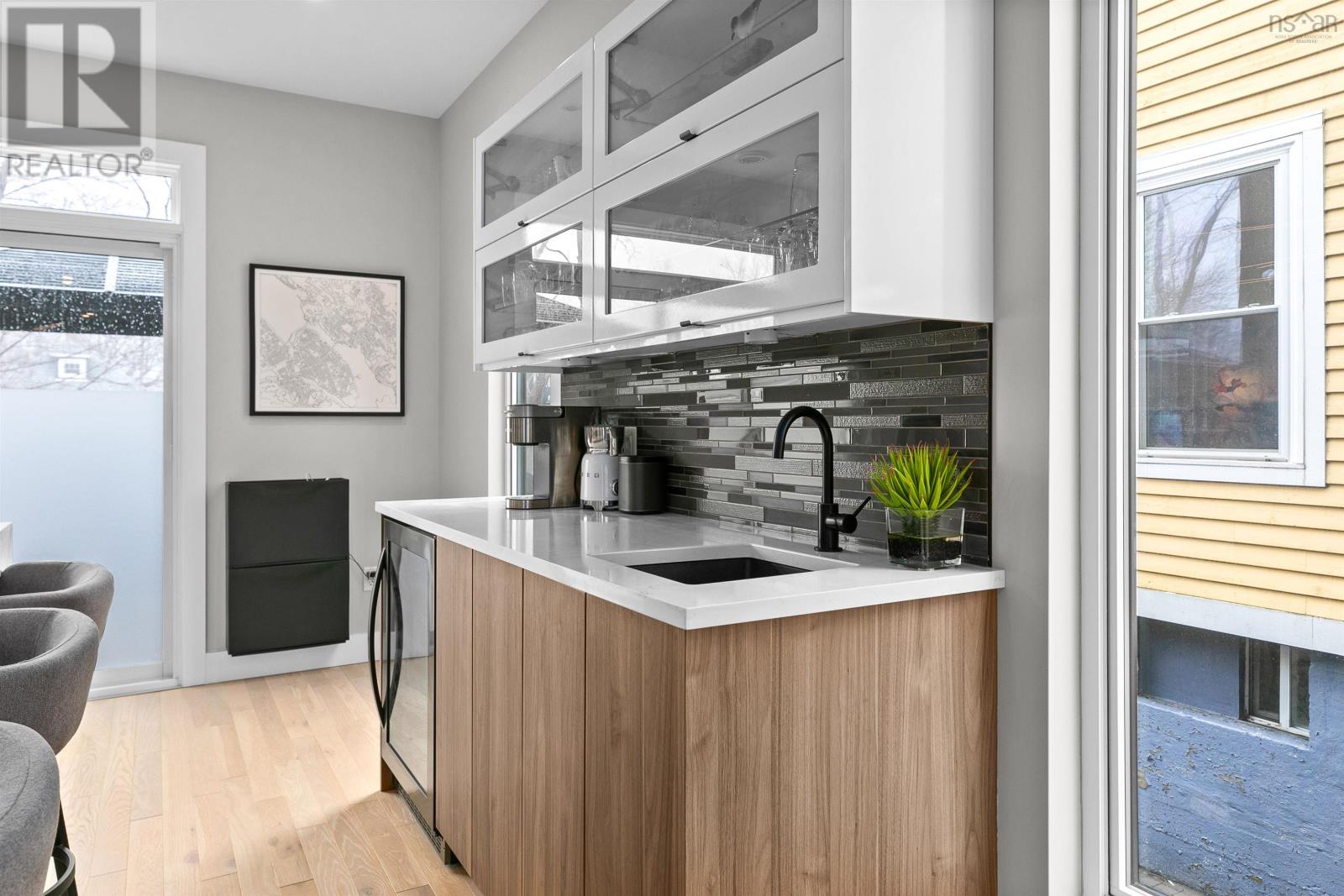 Property 13 of 48 of 1629 Vernon Street