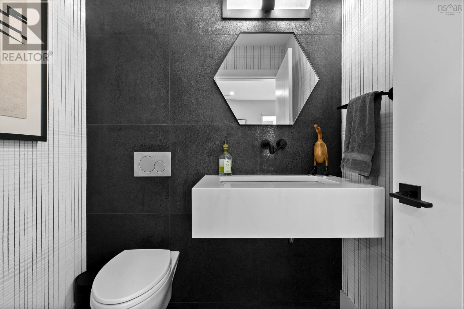 Property 44 of 48 of 1629 Vernon Street