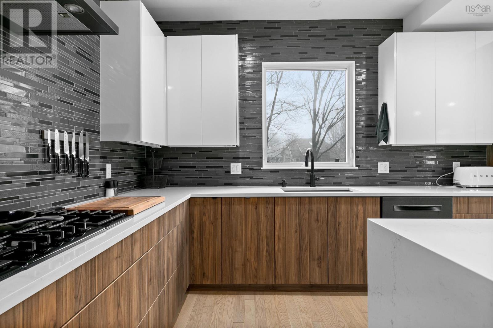 Property 35 of 48 of 1629 Vernon Street