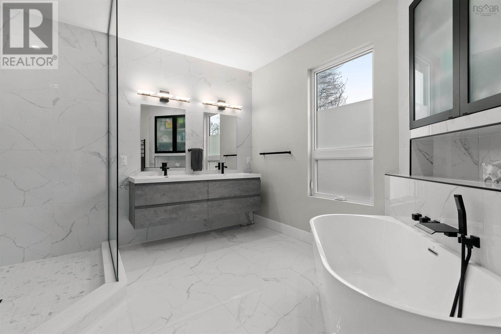 Property 46 of 48 of 1629 Vernon Street