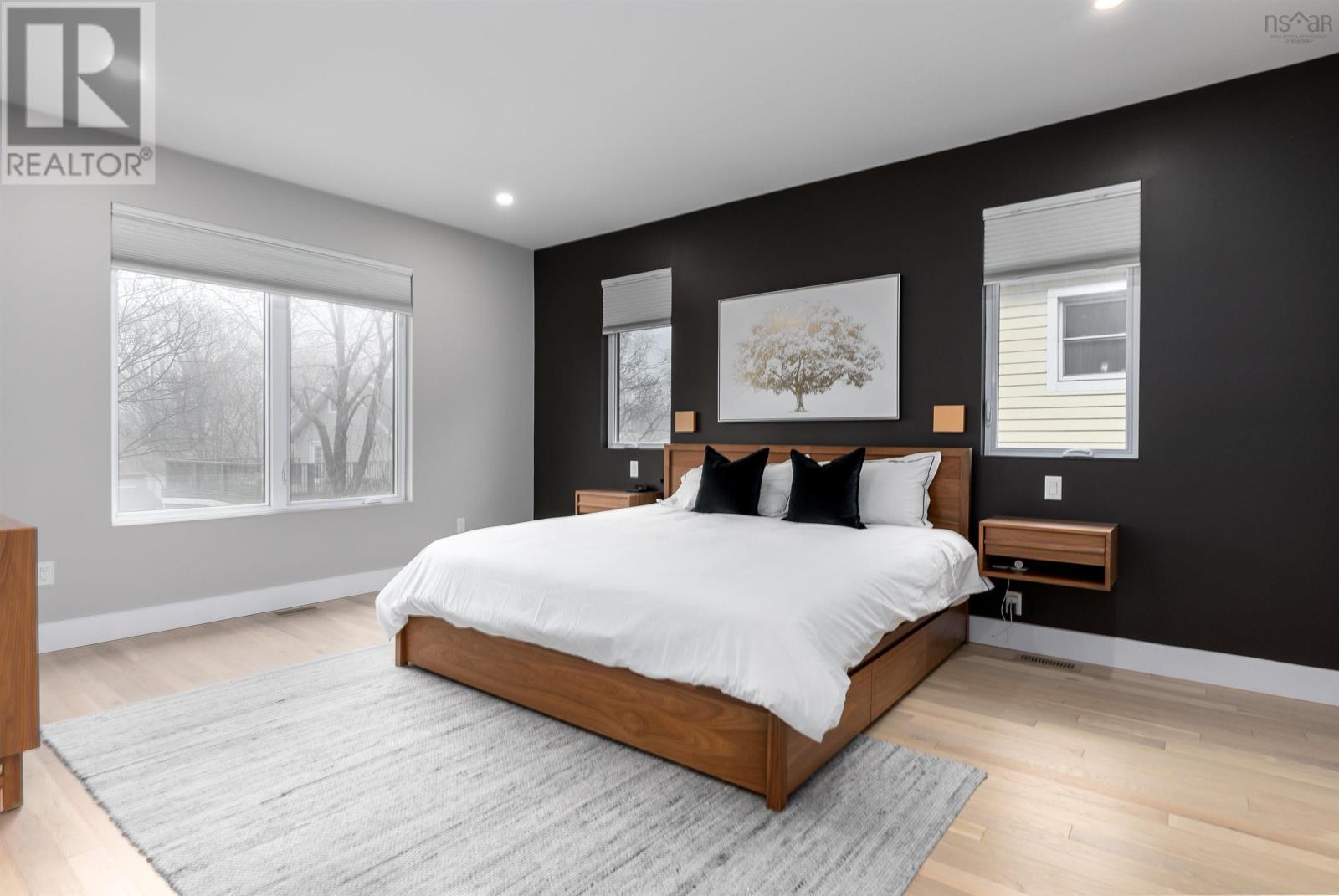 Property 16 of 48 of 1629 Vernon Street