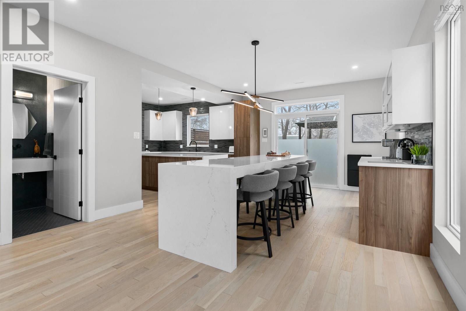 Property 33 of 48 of 1629 Vernon Street