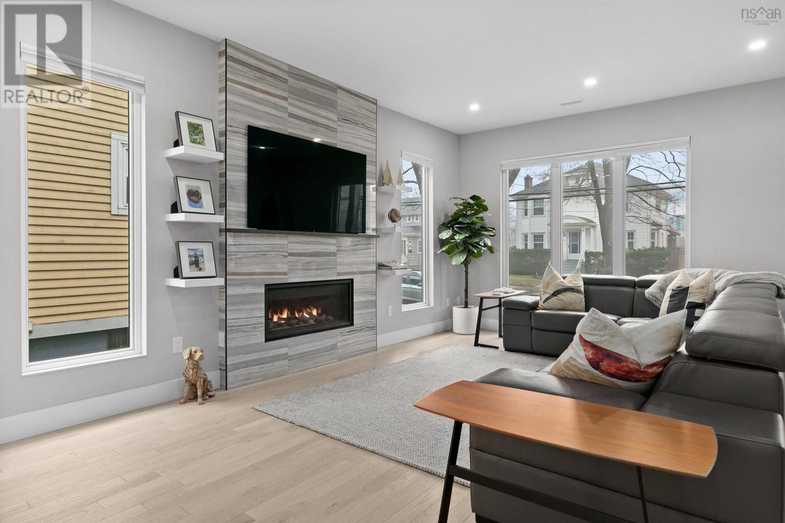 Property 31 of 48 of 1629 Vernon Street