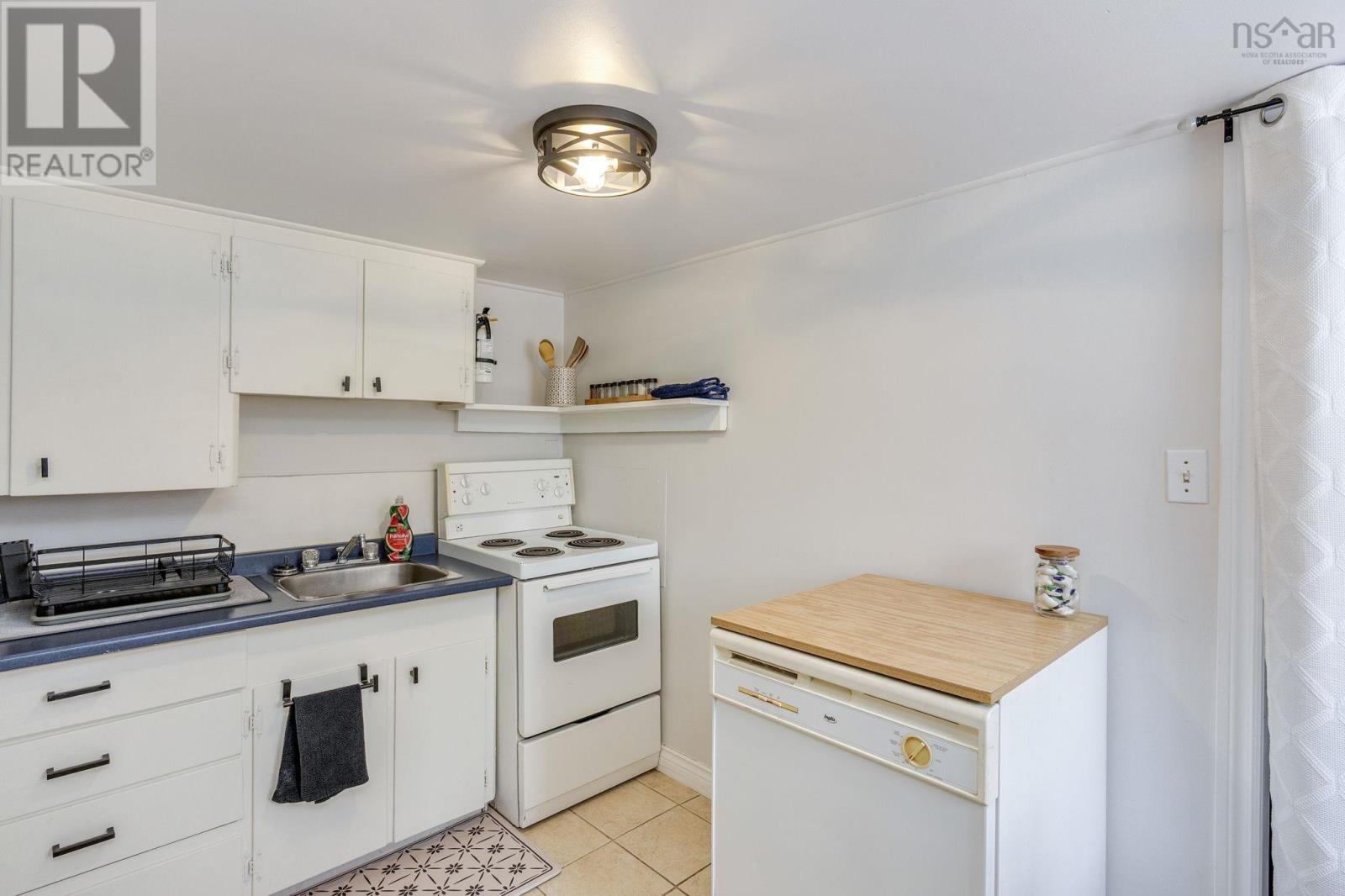 Property 37 of 47 of 405 Stead Street