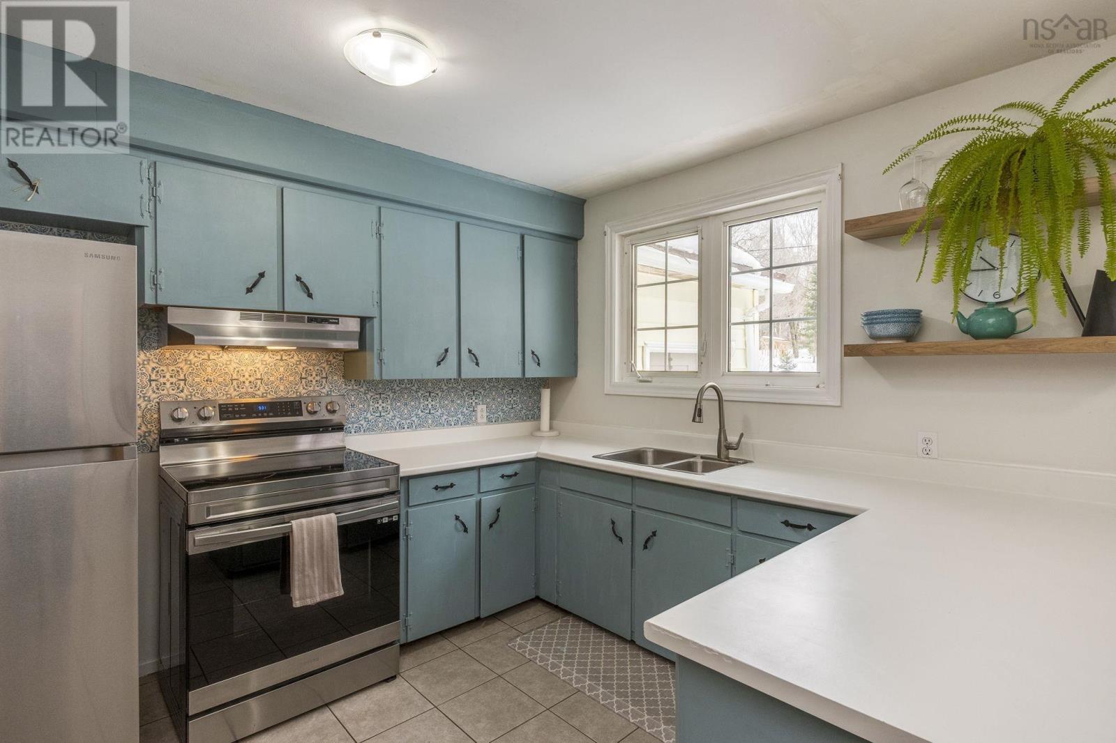 Property 4 of 47 of 405 Stead Street