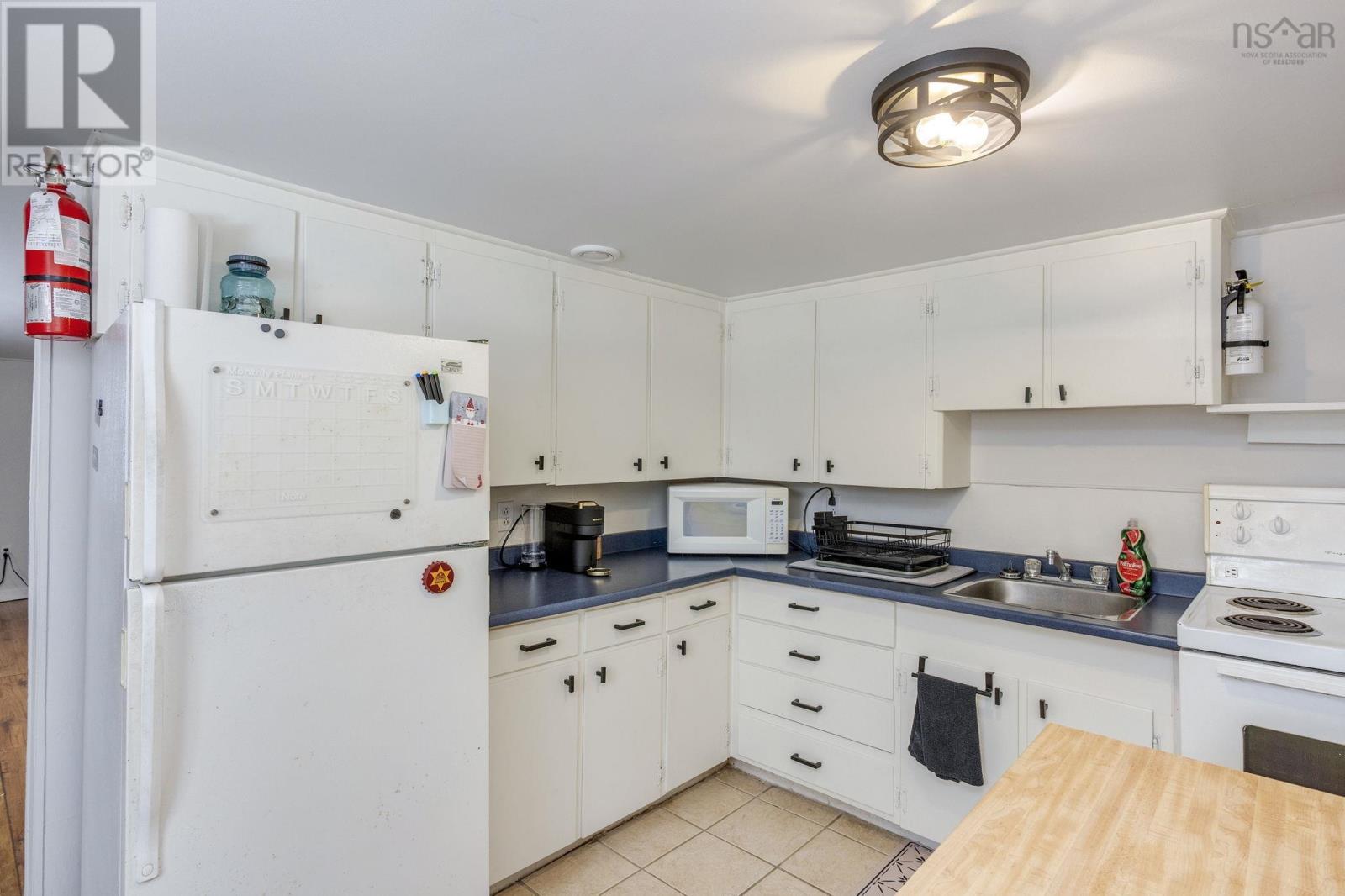 Property 36 of 47 of 405 Stead Street