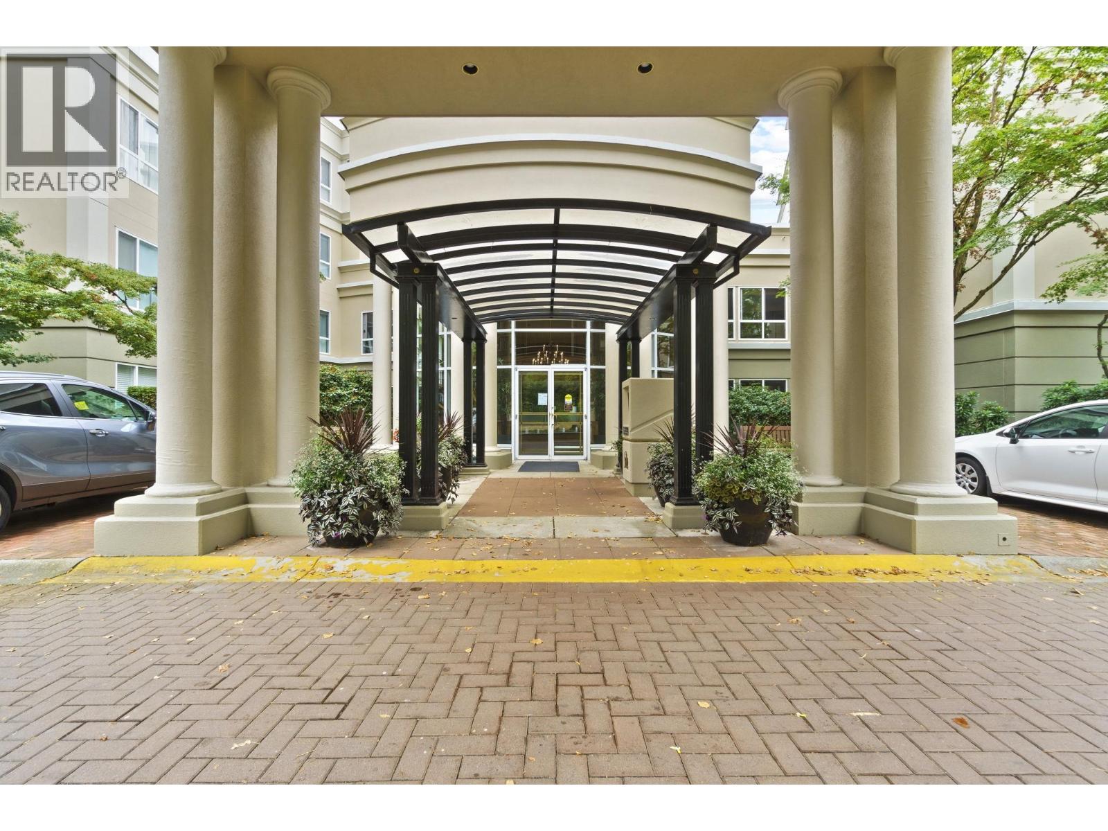 130 3098 GUILDFORD Way - photo 2