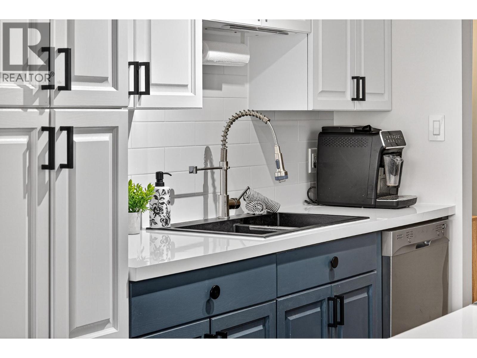 40 Ridgemont Avenue Unit# 102, Fernie