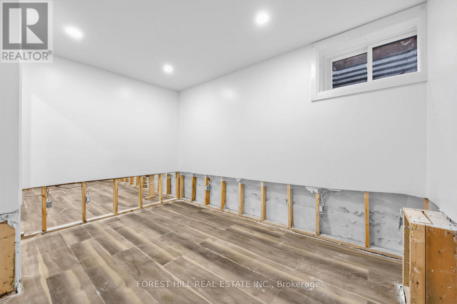 180 GLENWOOD CRESCENT - 28