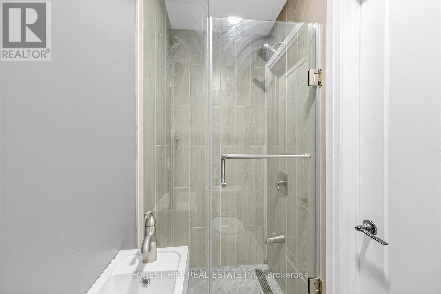 180 GLENWOOD CRESCENT - 29