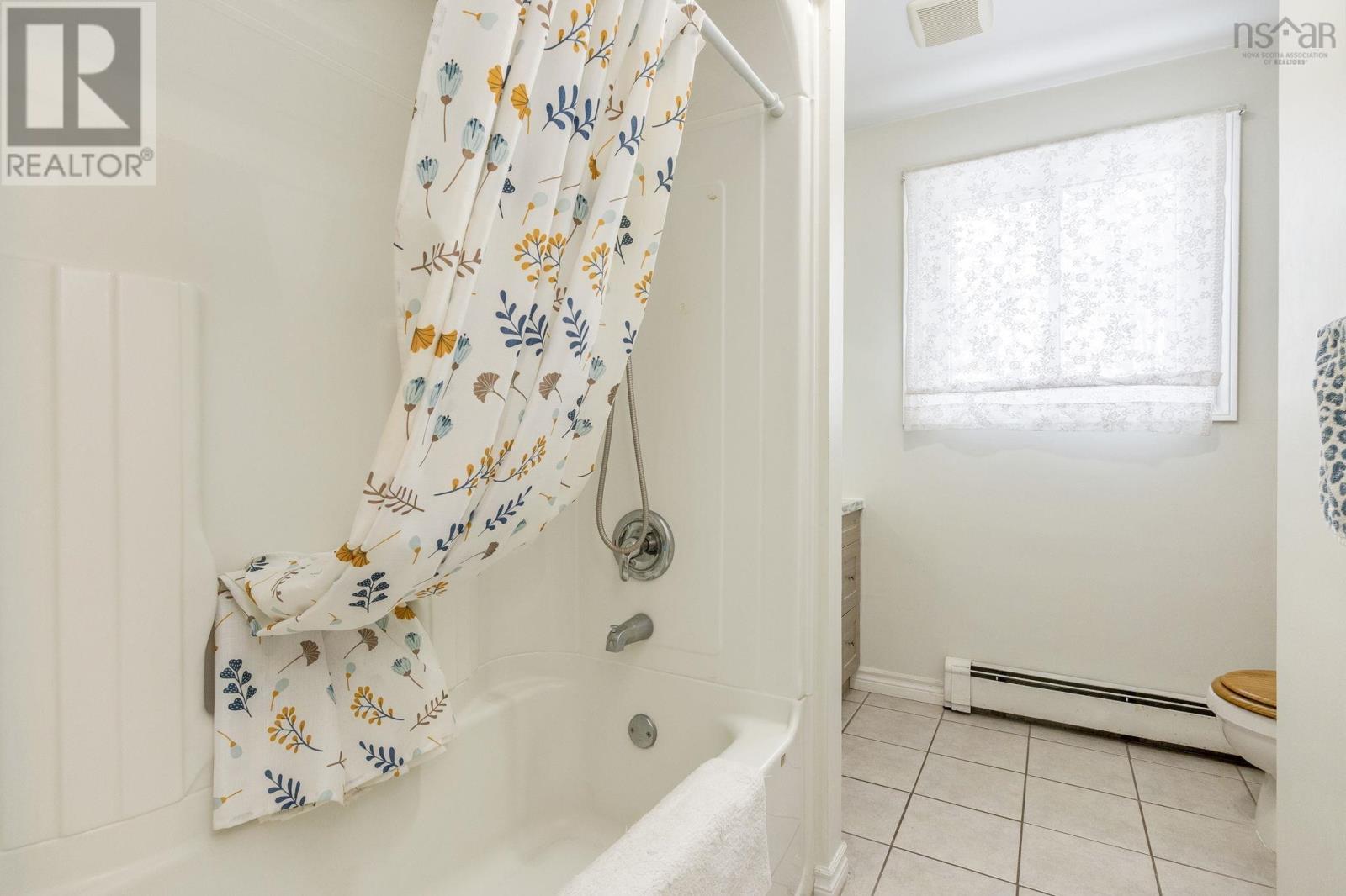 Property 18 of 47 of 405 Stead Street