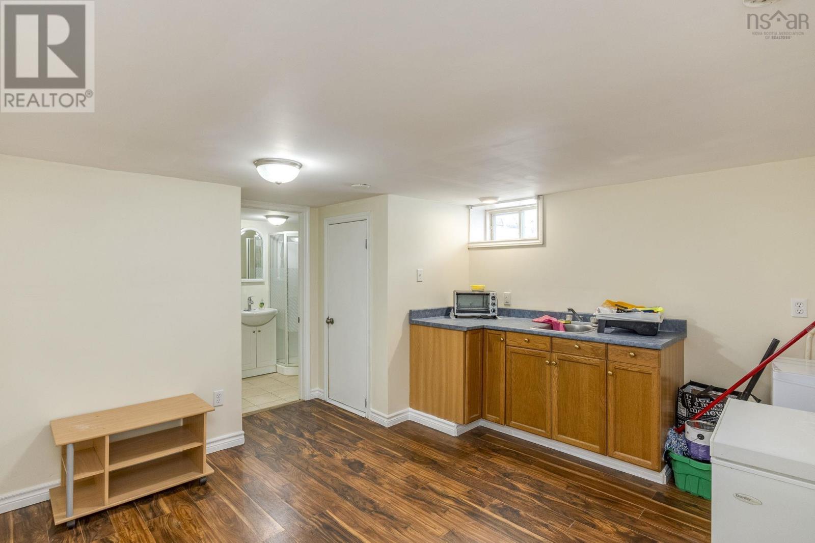 Property 29 of 47 of 405 Stead Street