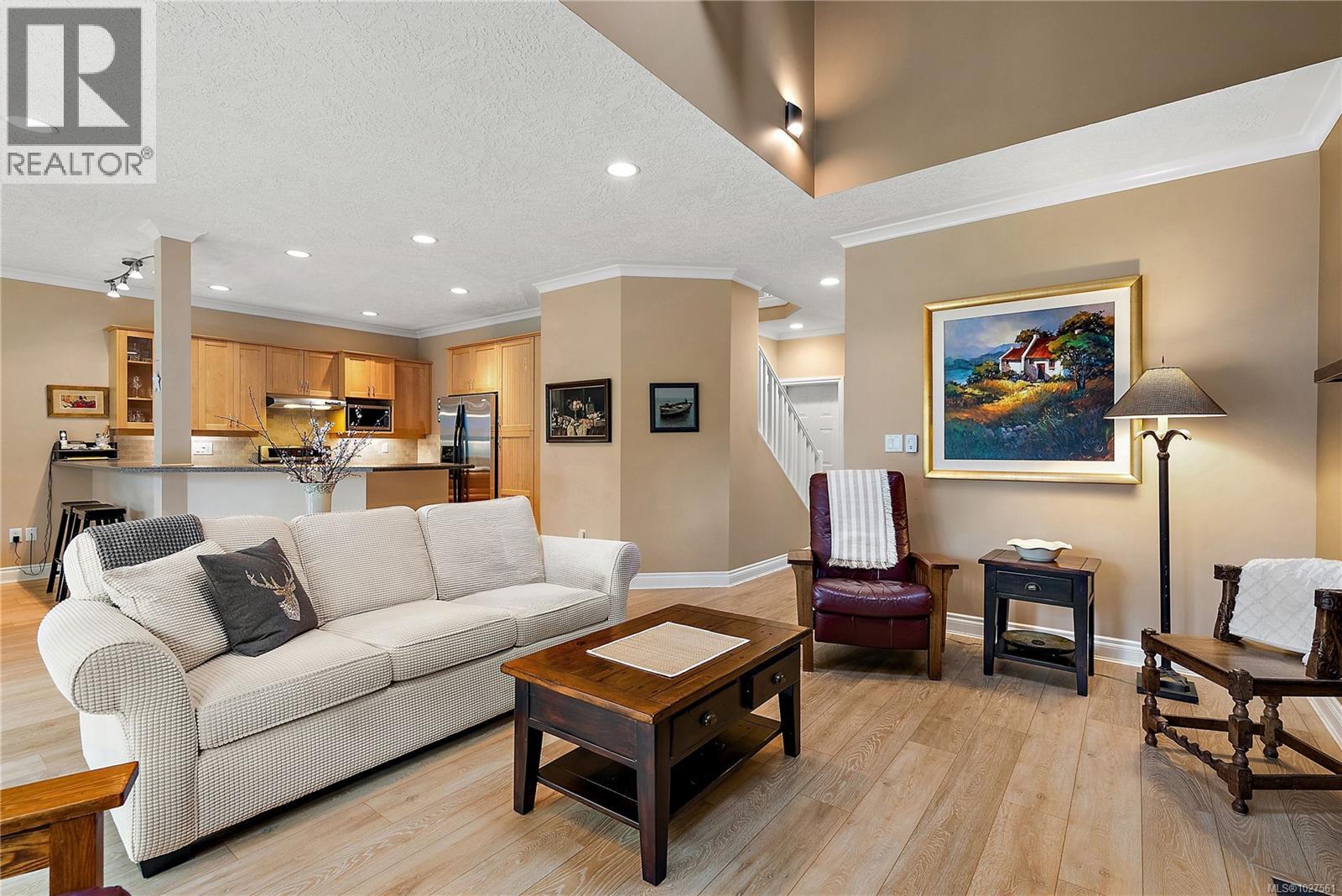 10953 Madrona Dr, North Saanich