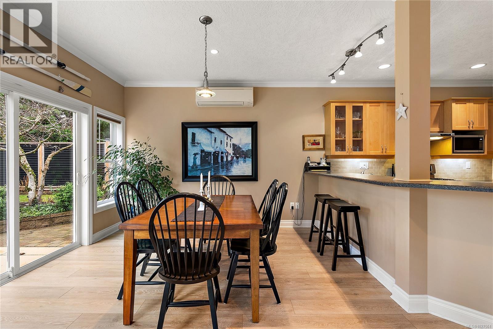 10953 Madrona Dr, North Saanich