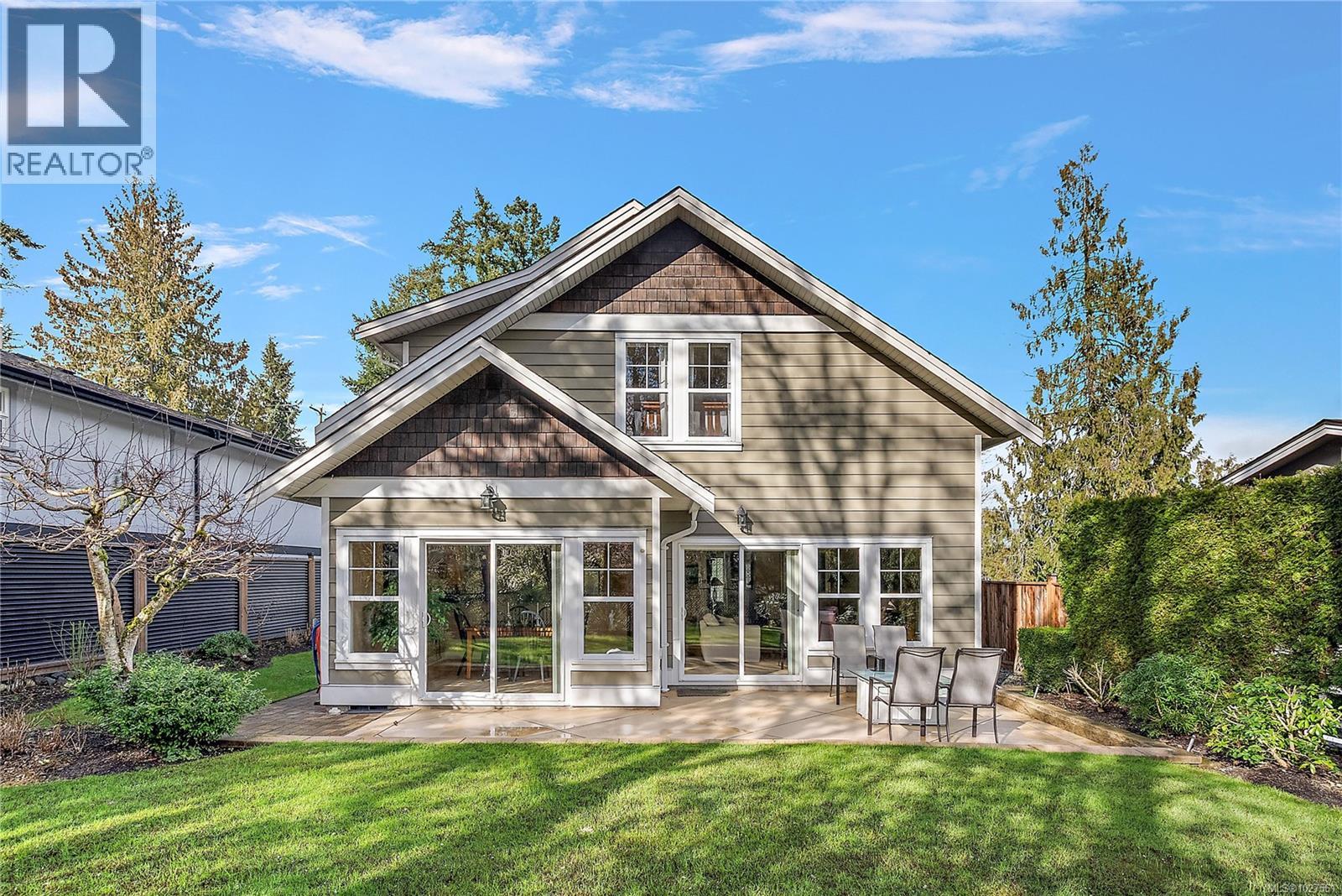 10953 Madrona Dr, North Saanich