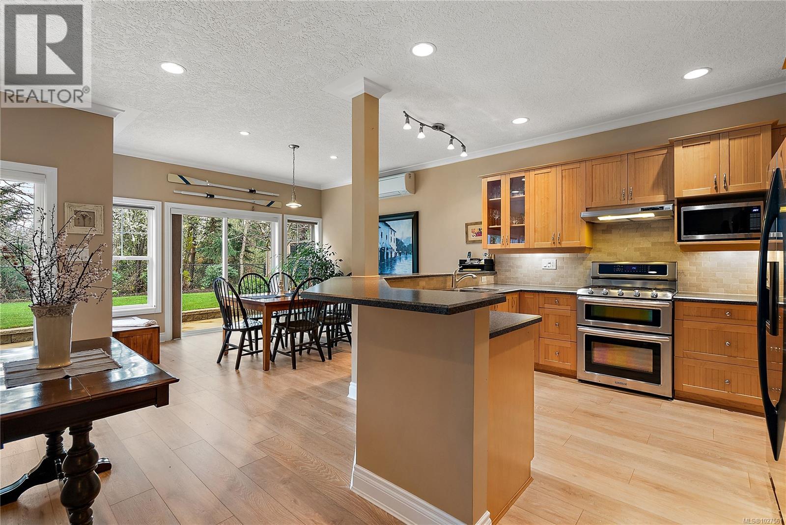 10953 Madrona Dr, North Saanich