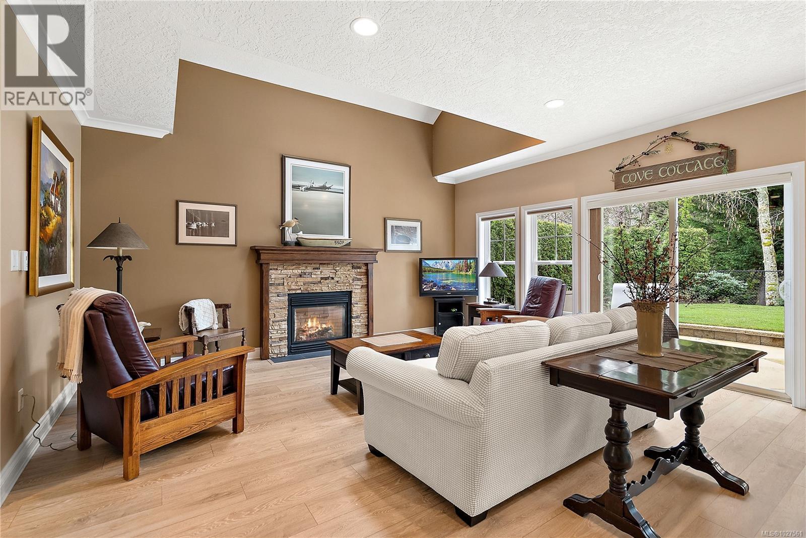 10953 Madrona Dr, North Saanich