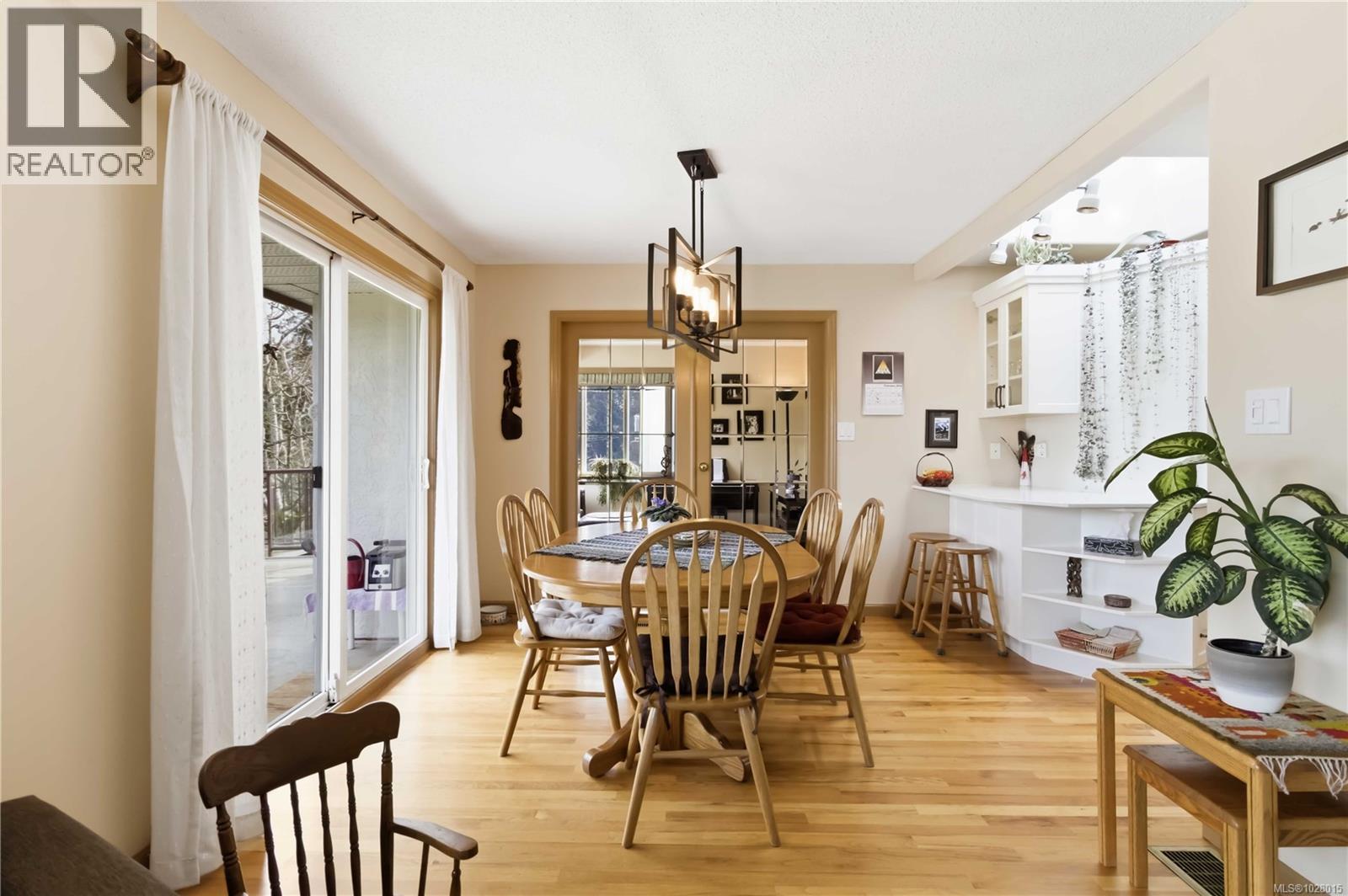  4345 Ridgewood Crescent, Saanich