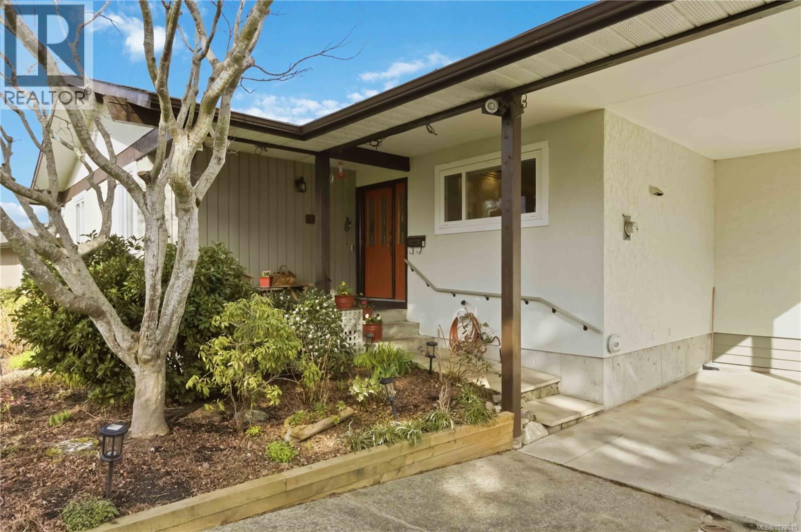  4345 Ridgewood Crescent, Saanich